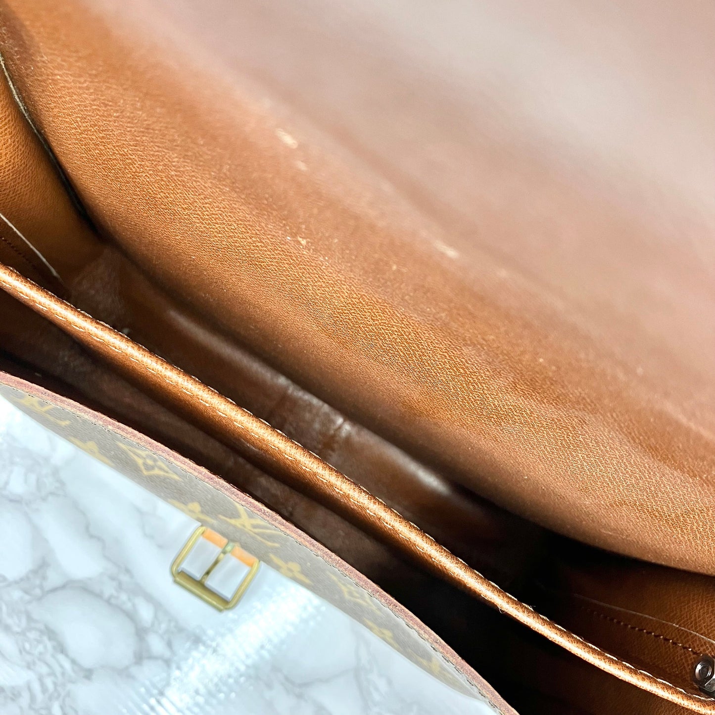 LOUIS VUITTON Monogram cartochiere
