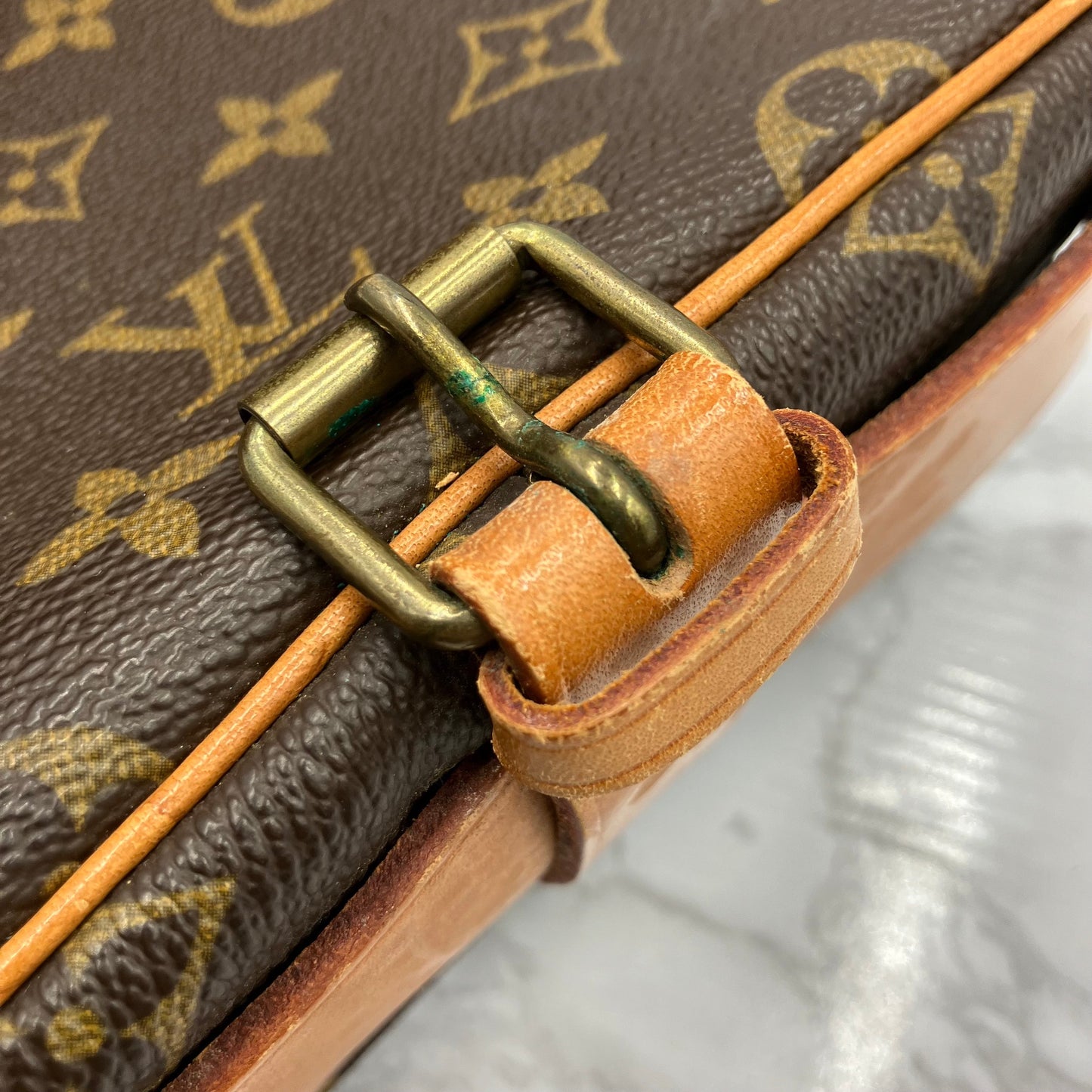 LOUIS VUITTON Monogram cartochiere