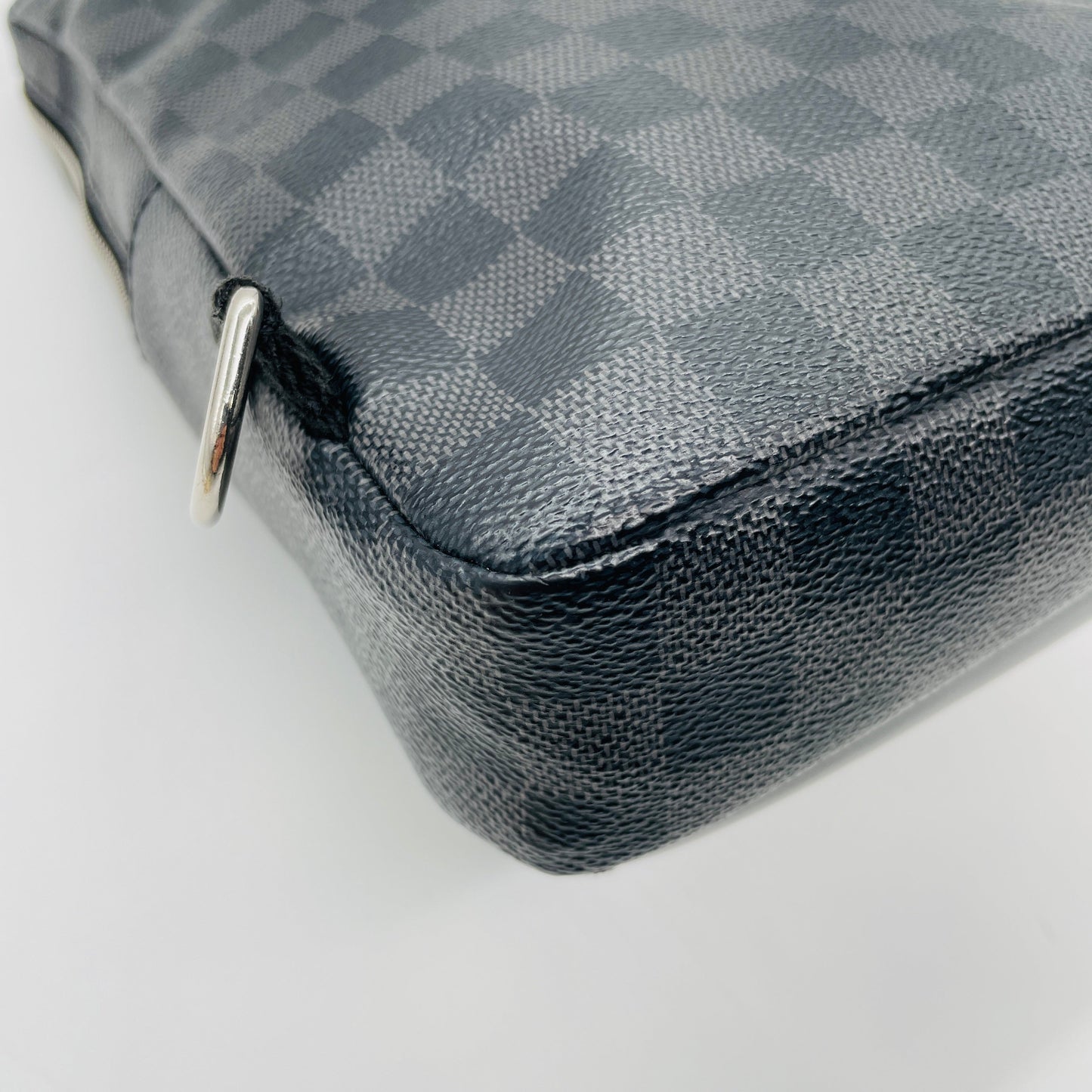 LOUIS VUITTON Graphite Avenue Sling