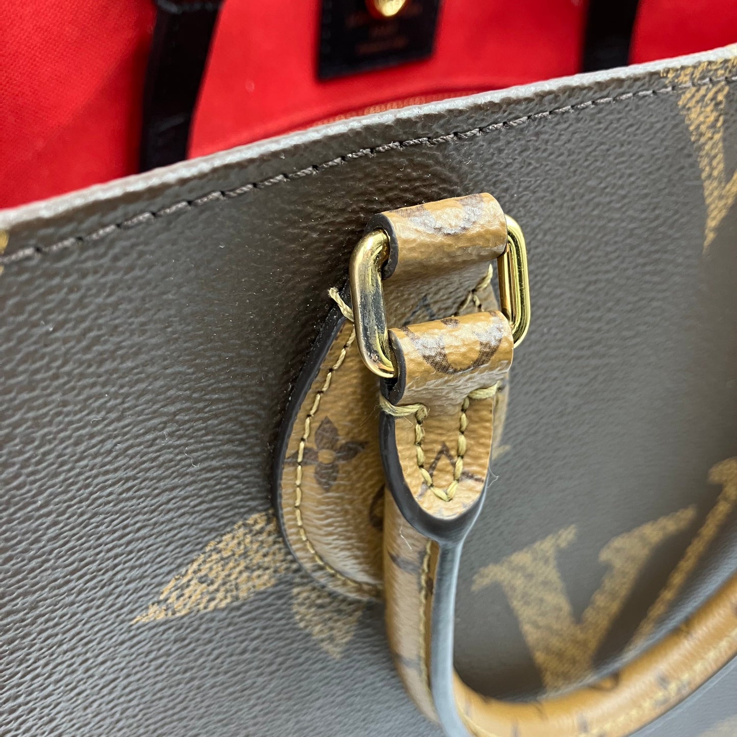 LOUIS VUITTON On The Go MM Monogram Giant Reverse