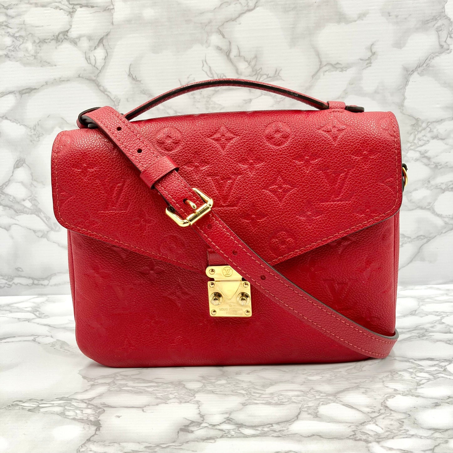 LOUIS VUITTON Amplant Metis