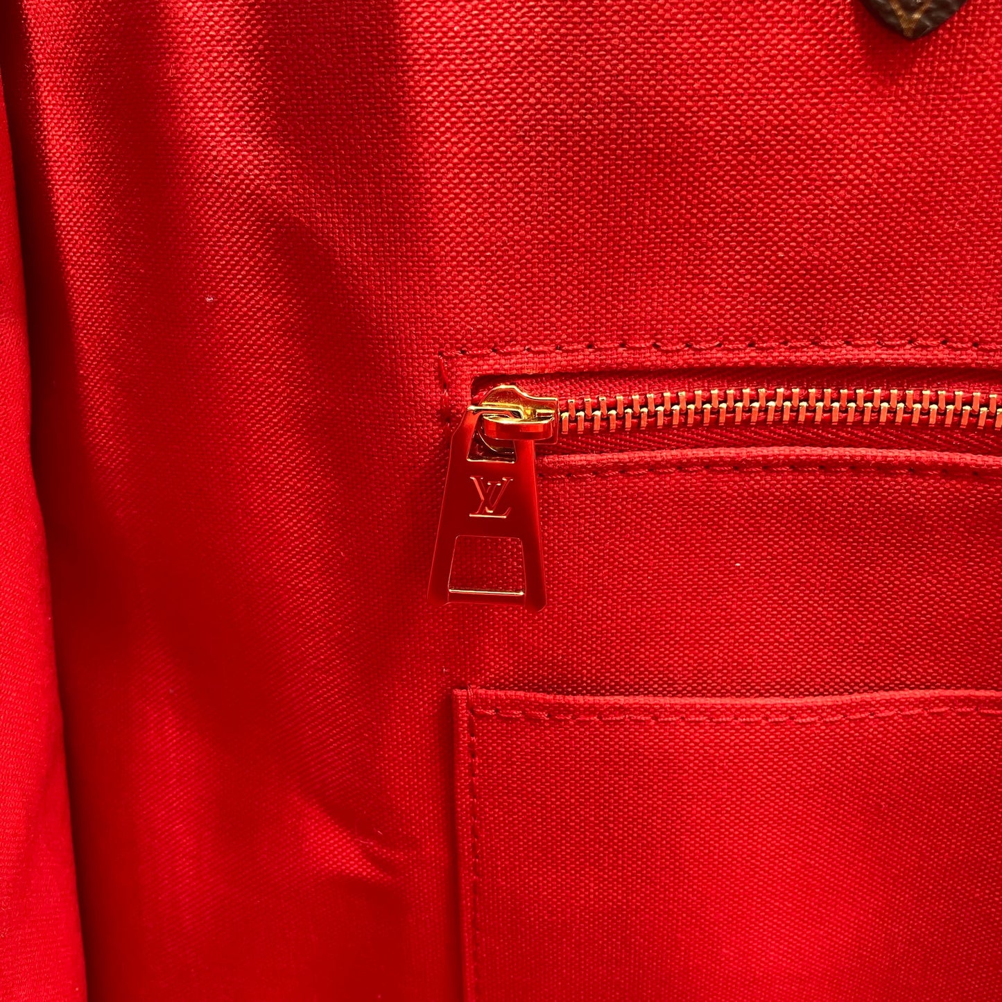 LOUIS VUITTON On The Go GM Monogram Giant Reverse