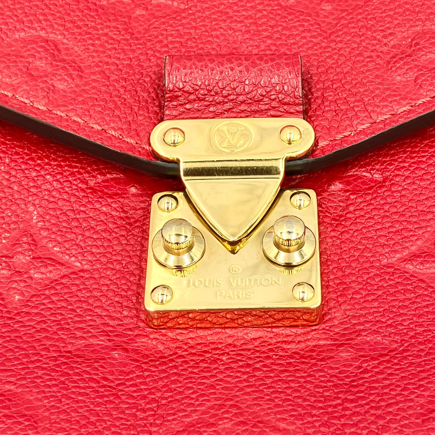LOUIS VUITTON Amplant Metis