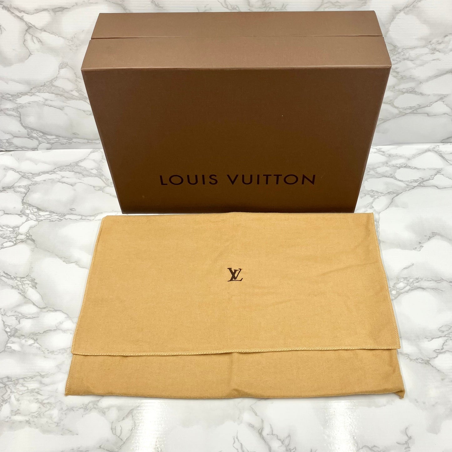 LOUIS VUITTON Amplant Metis