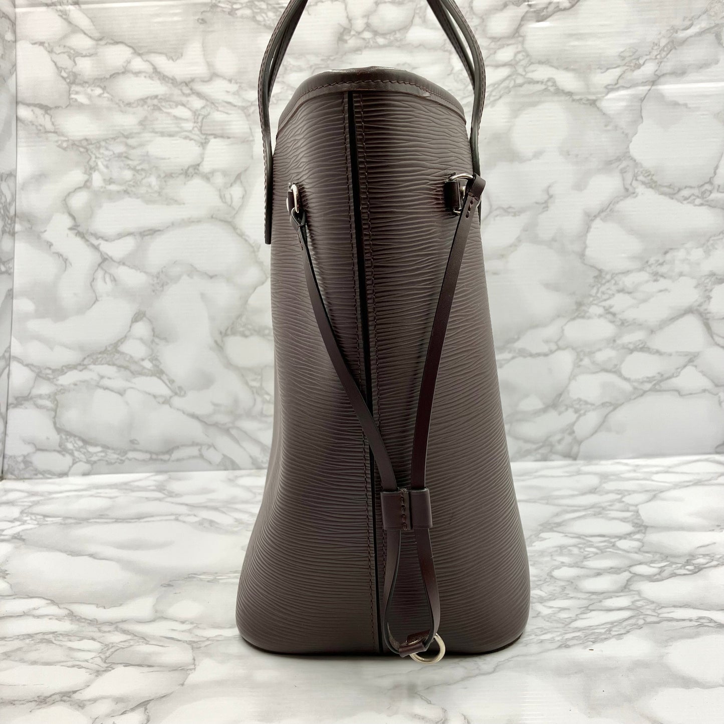 LOUIS VUITTON Epi Neverfull MM fuchsia