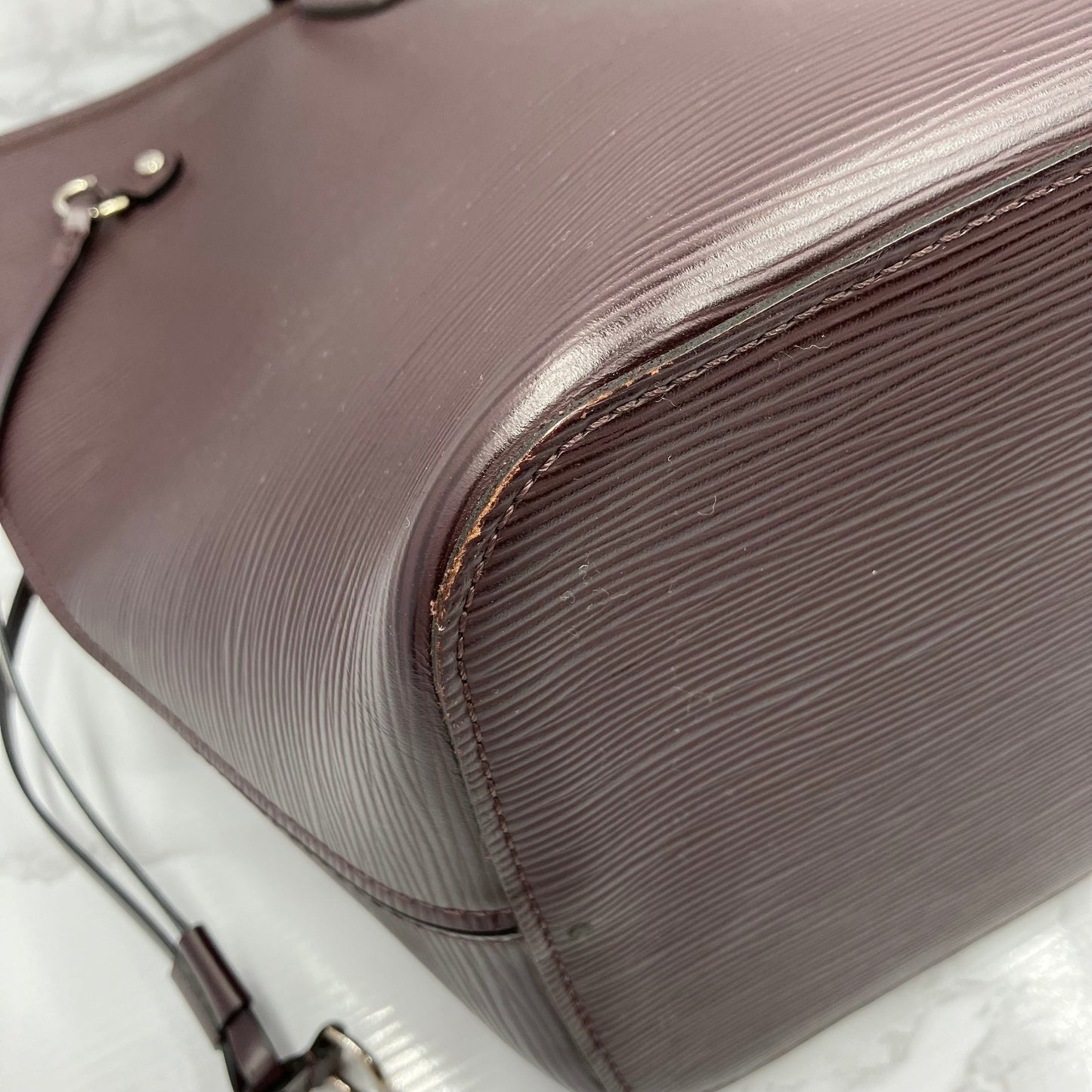 LOUIS VUITTON Epi Neverfull MM fuchsia