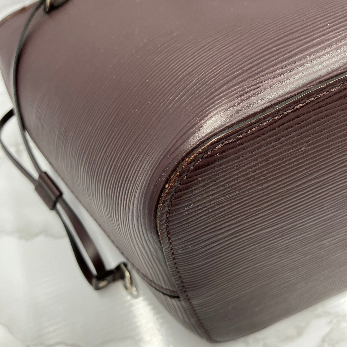 LOUIS VUITTON Epi Neverfull MM fuchsia