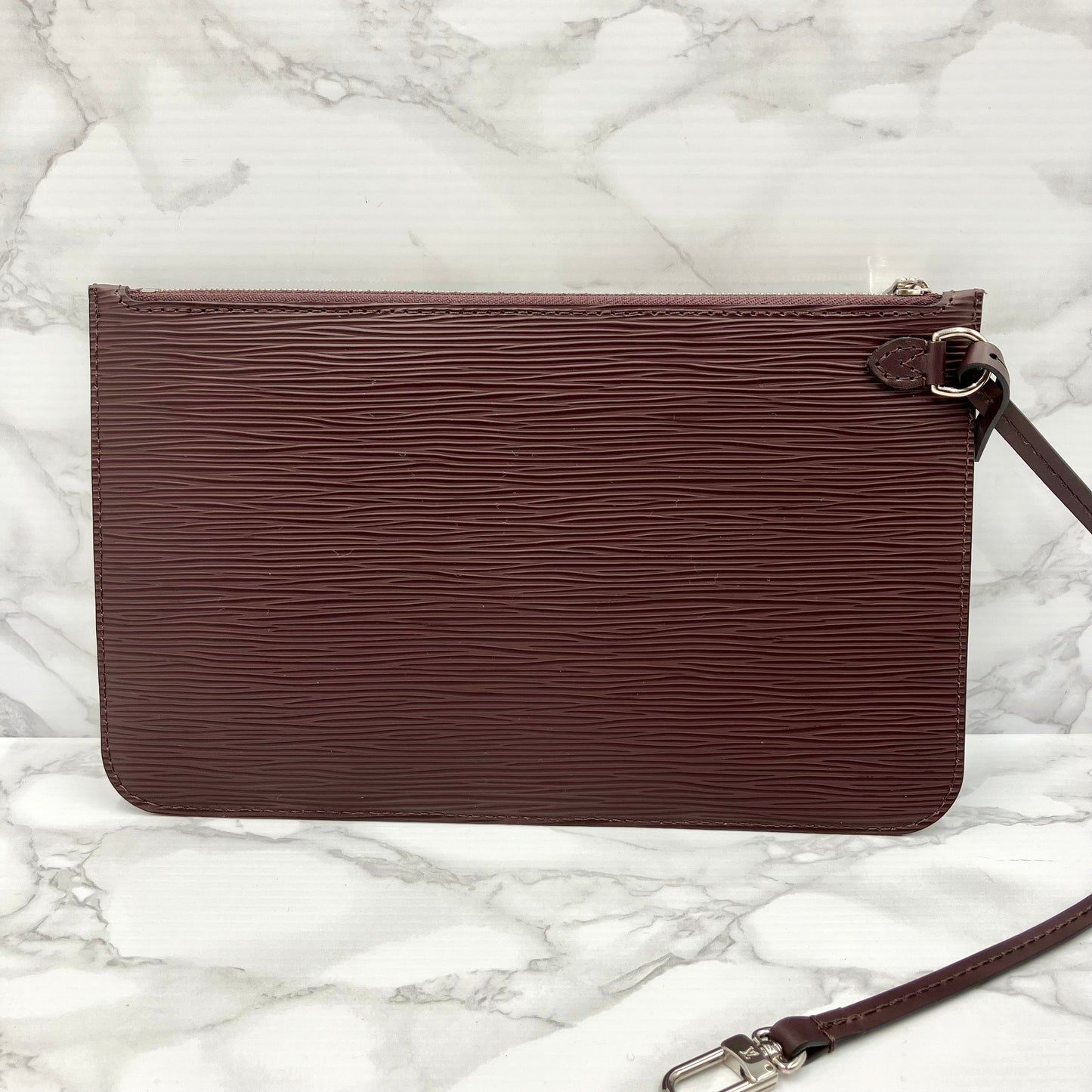 LOUIS VUITTON Epi Neverfull MM fuchsia