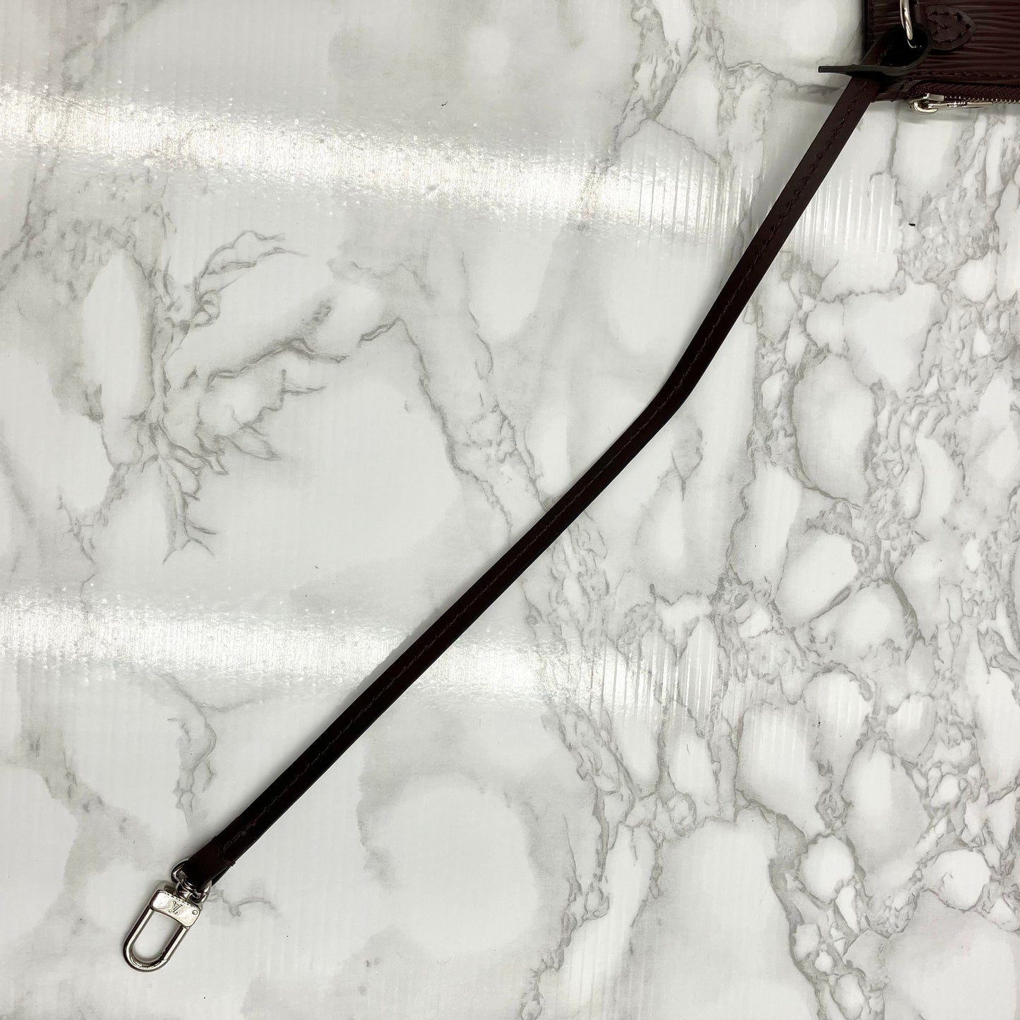 LOUIS VUITTON Epi Neverfull MM fuchsia