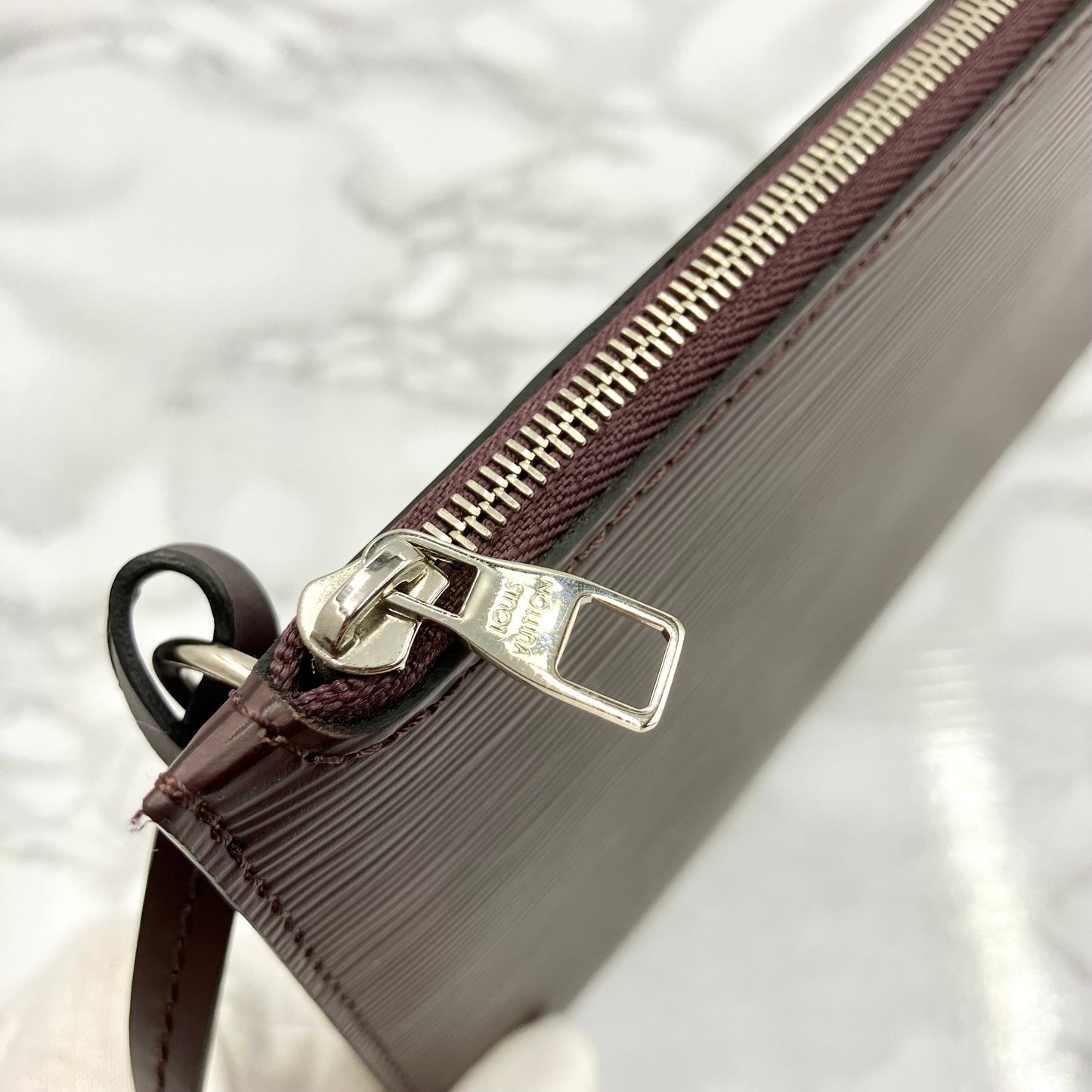 LOUIS VUITTON Epi Neverfull MM fuchsia