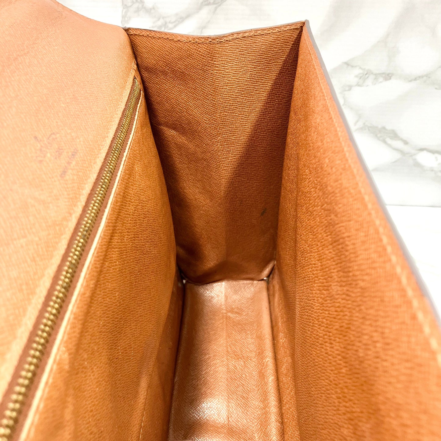 LOUIS VUITTON Monogram monceau