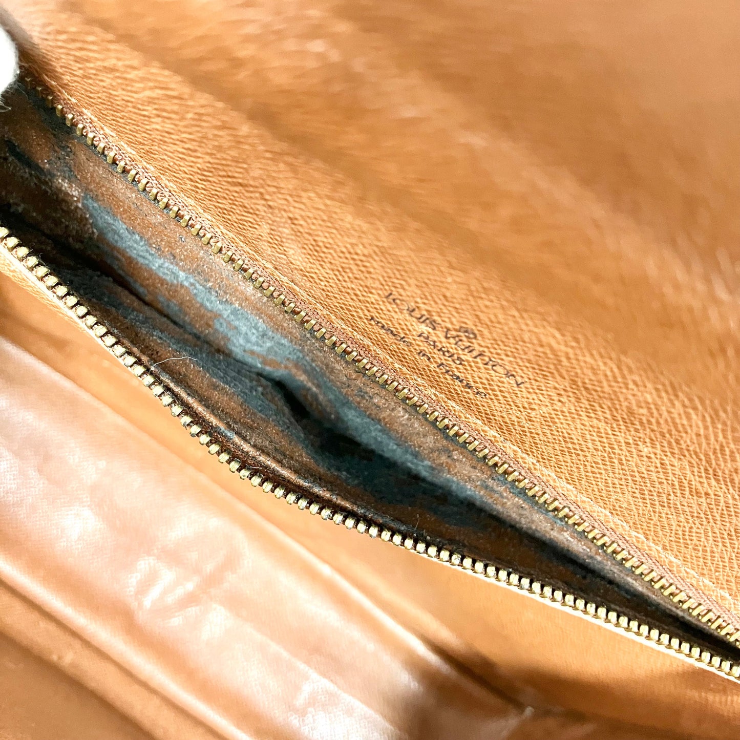 LOUIS VUITTON Monogram monceau