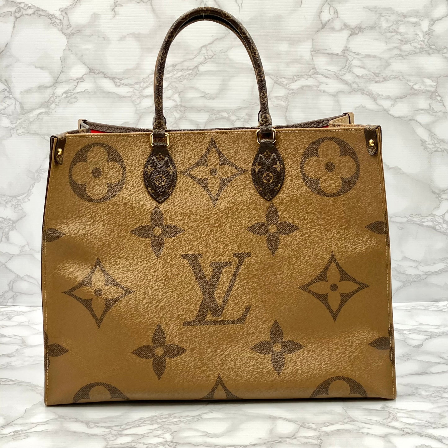 LOUIS VUITTON Giant Monogram Reverse ON THE GO GM