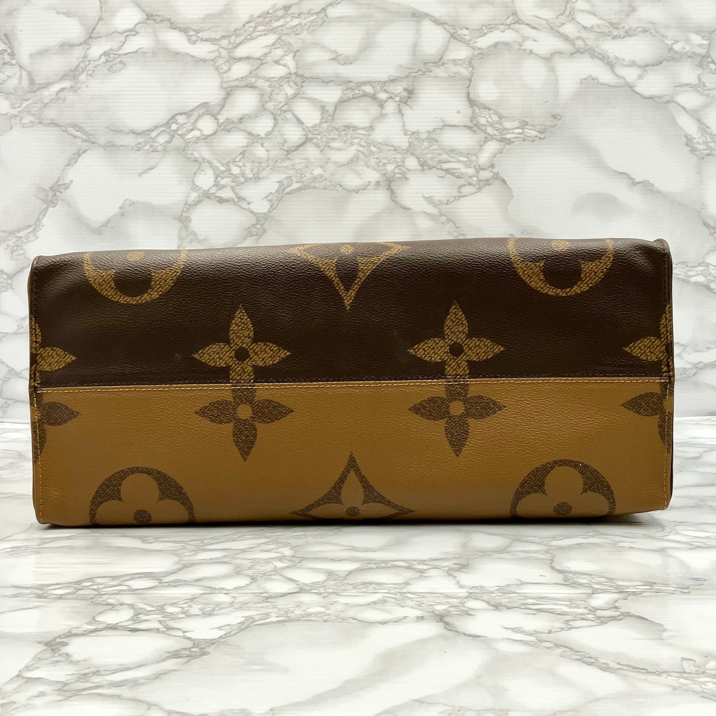 LOUIS VUITTON Giant Monogram Reverse ON THE GO GM