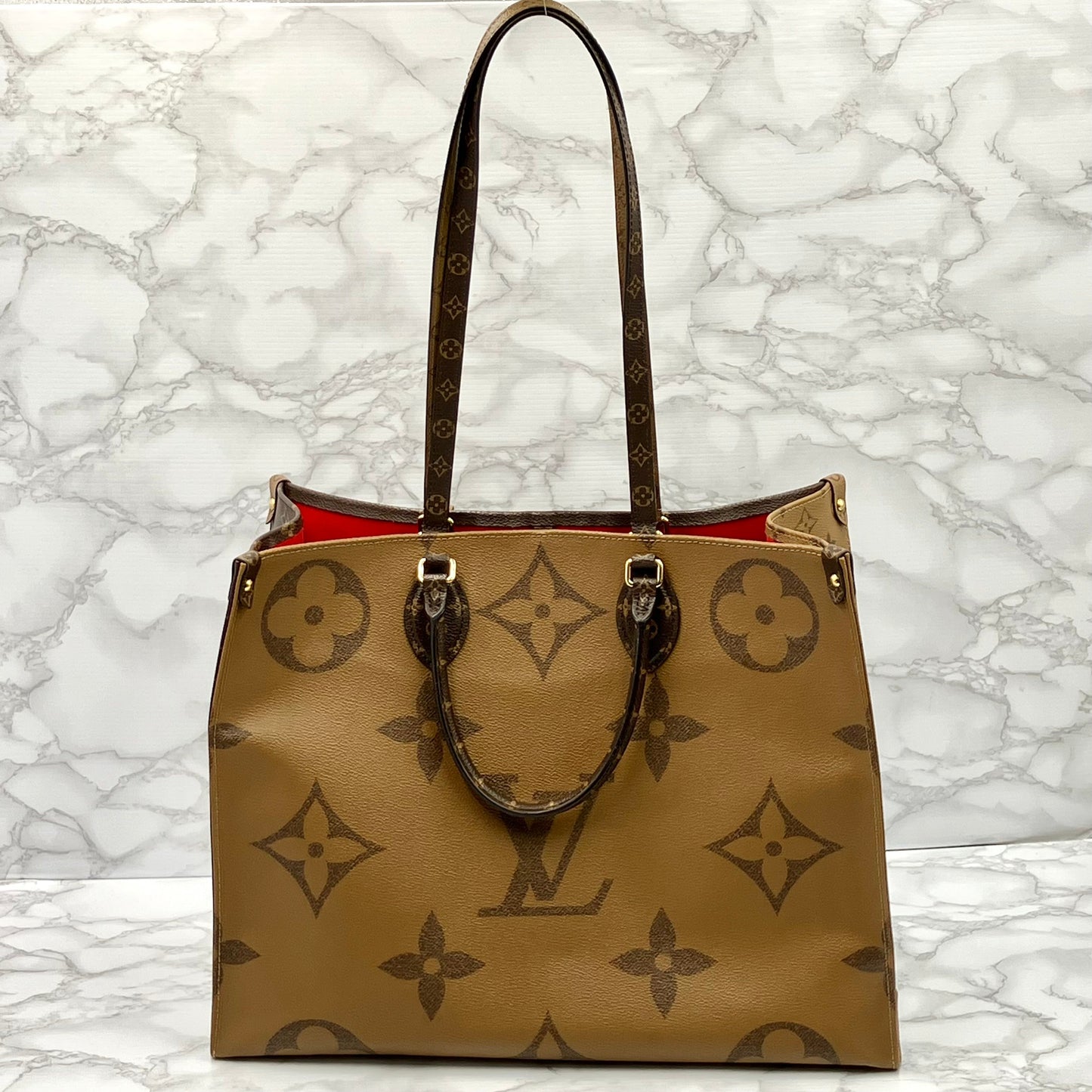 LOUIS VUITTON Giant Monogram Reverse ON THE GO GM