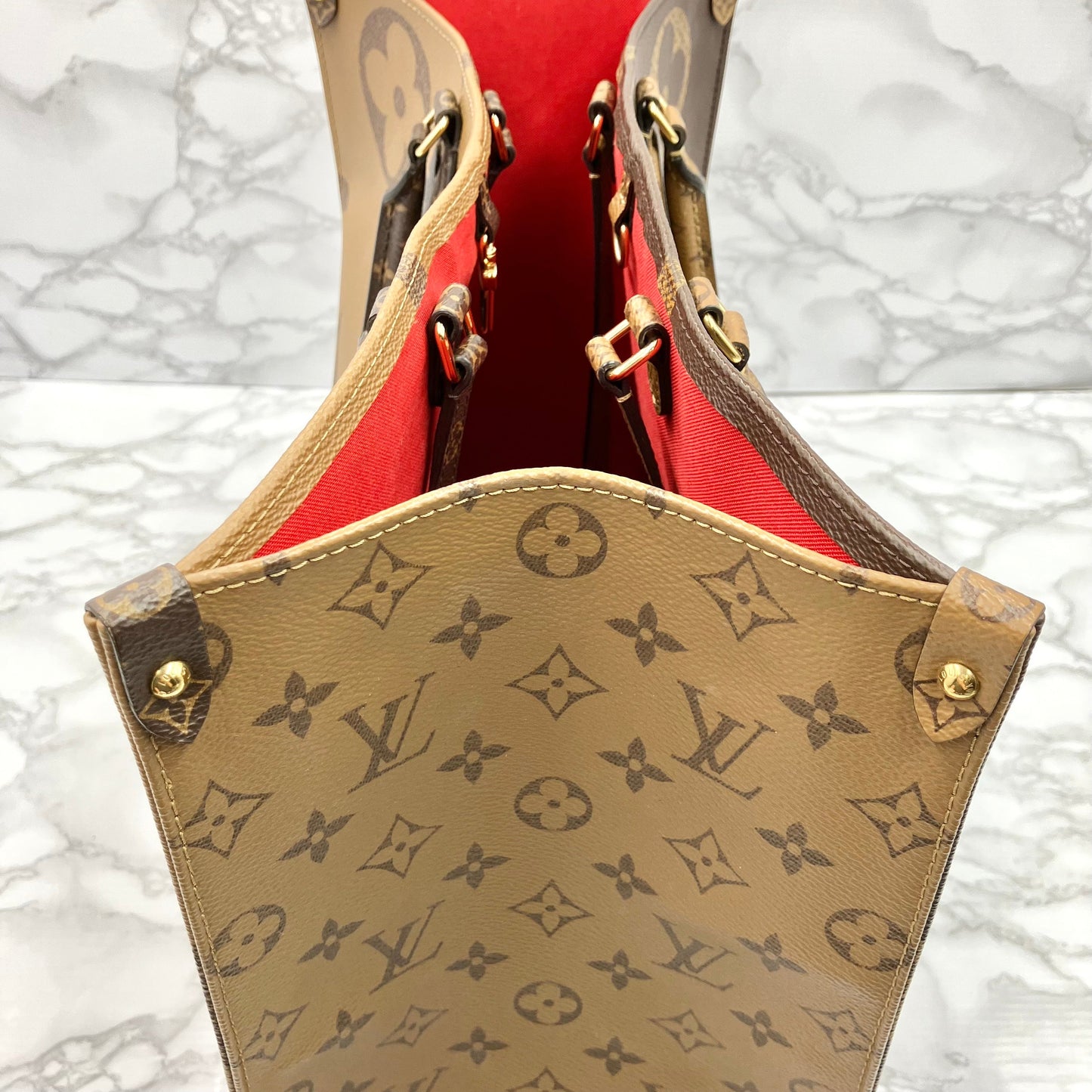 LOUIS VUITTON Giant Monogram Reverse ON THE GO GM