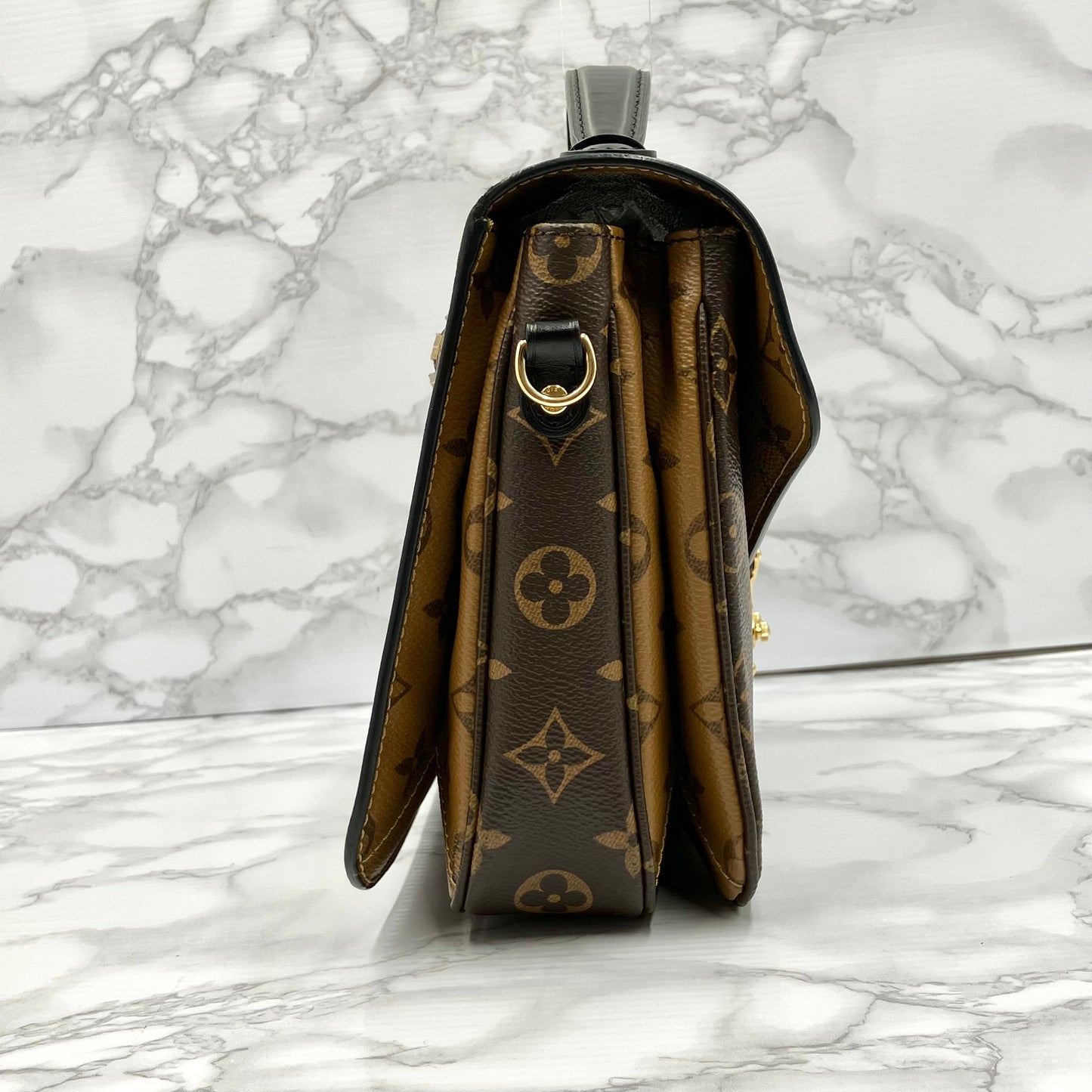 LOUIS VUITTON Monogram Reverse Metis