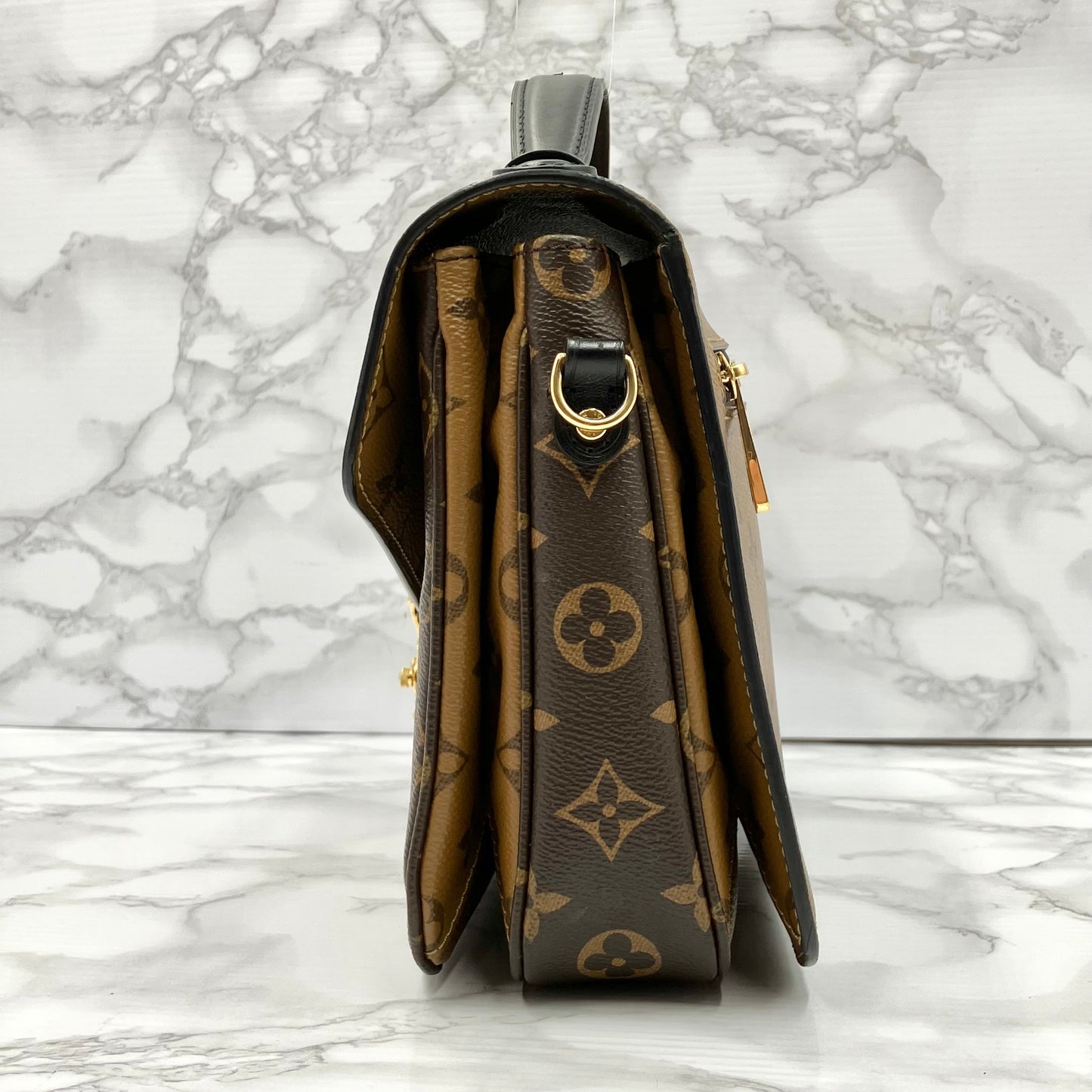 LOUIS VUITTON Monogram Reverse Metis