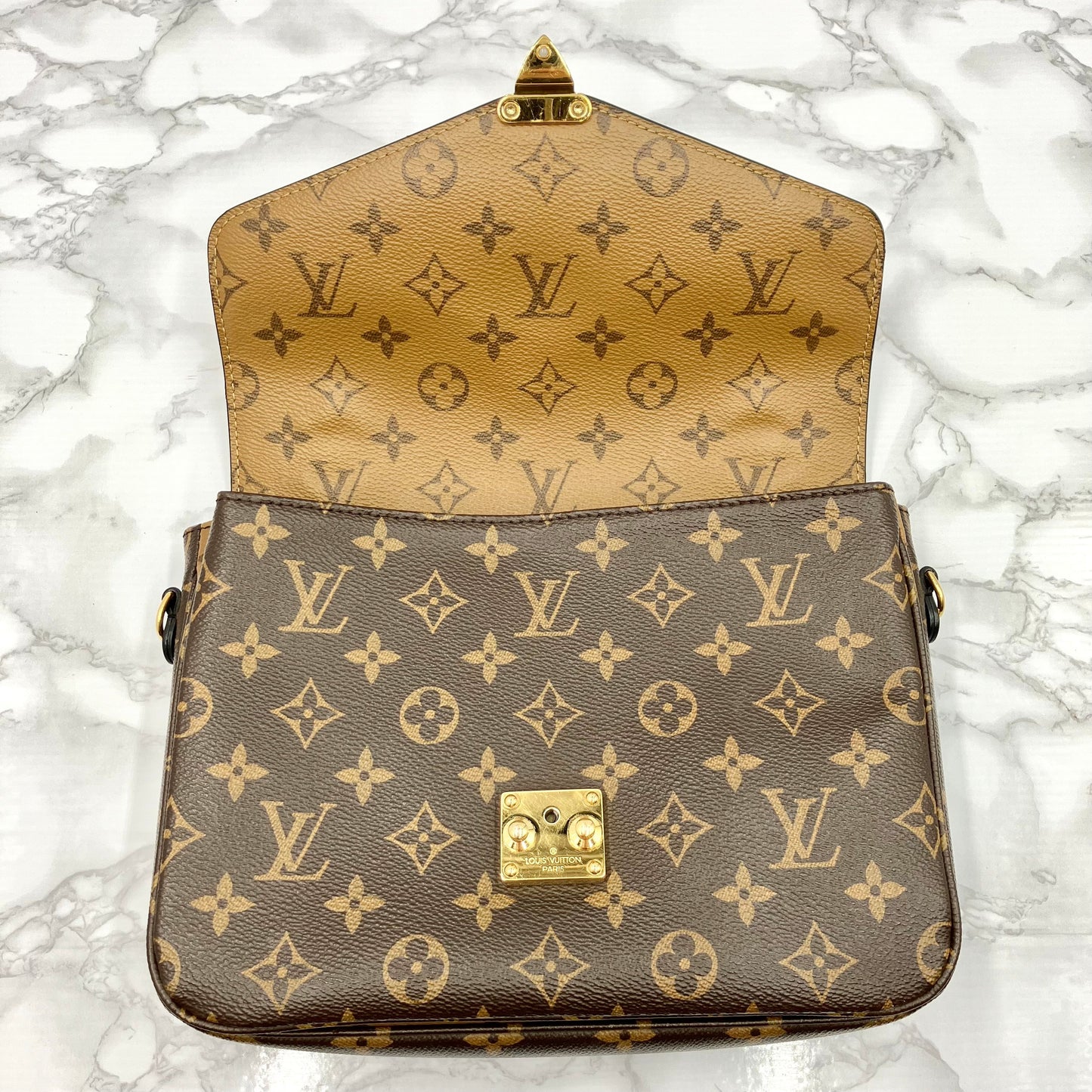 LOUIS VUITTON Monogram Reverse Metis