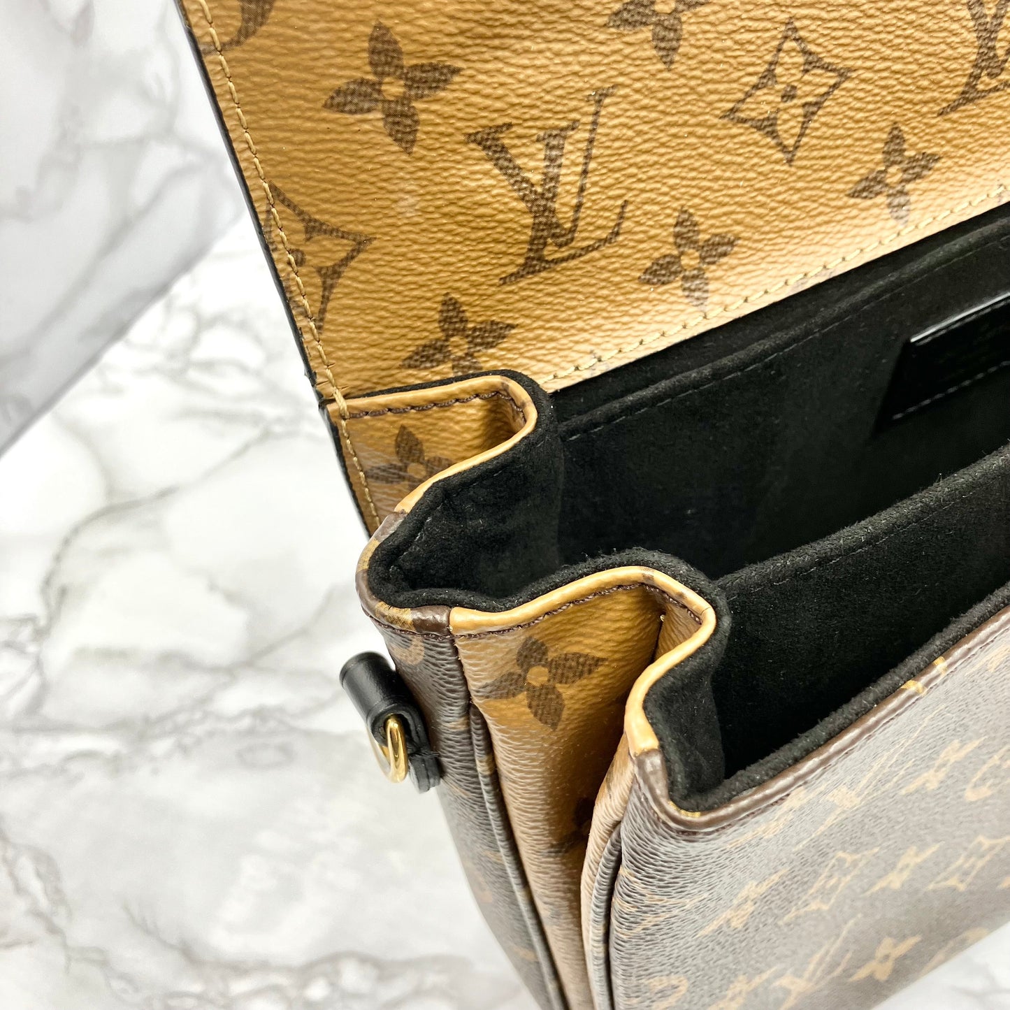 LOUIS VUITTON Monogram Reverse Metis