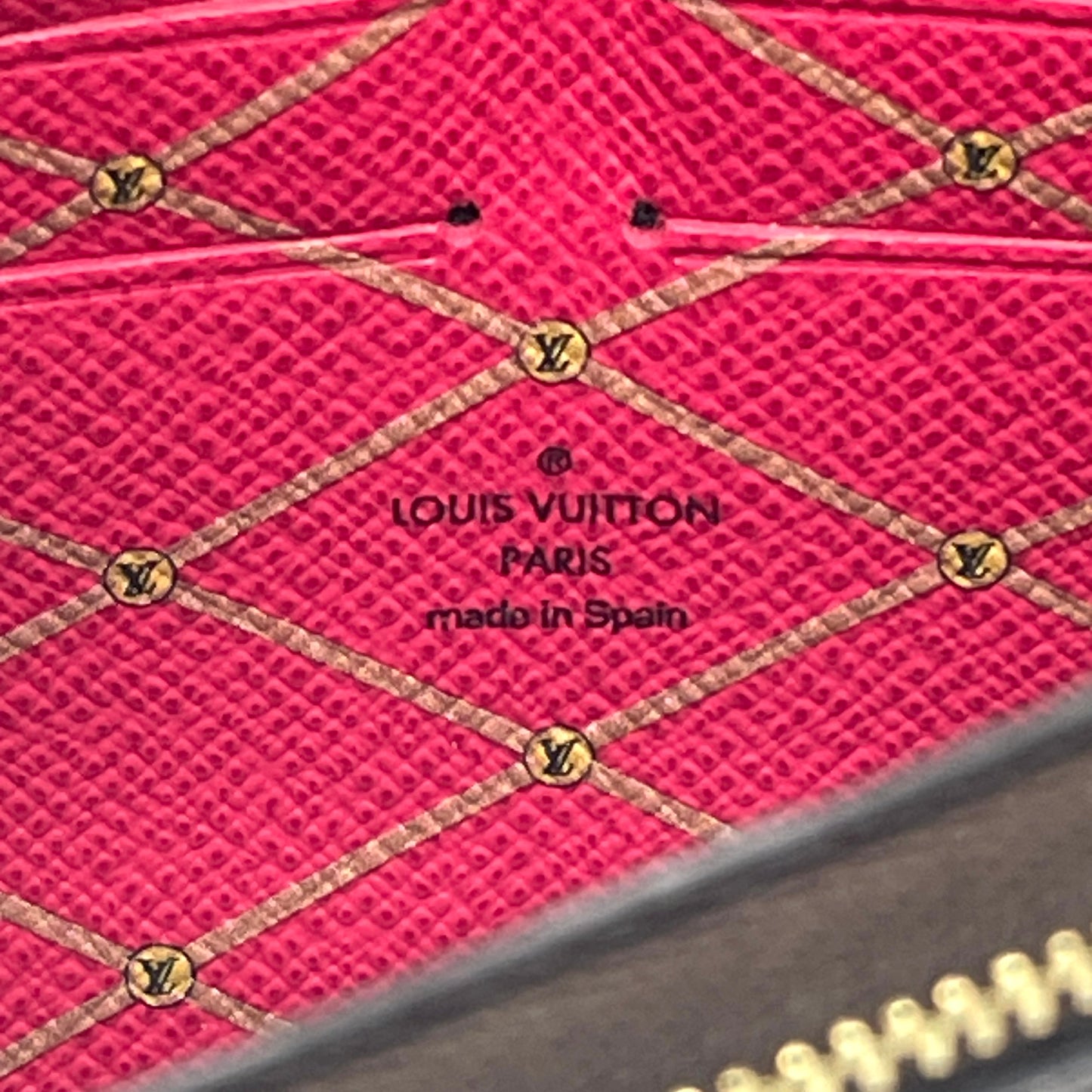 LOUIS VUITTON Pochette Weekend Summer Trunk