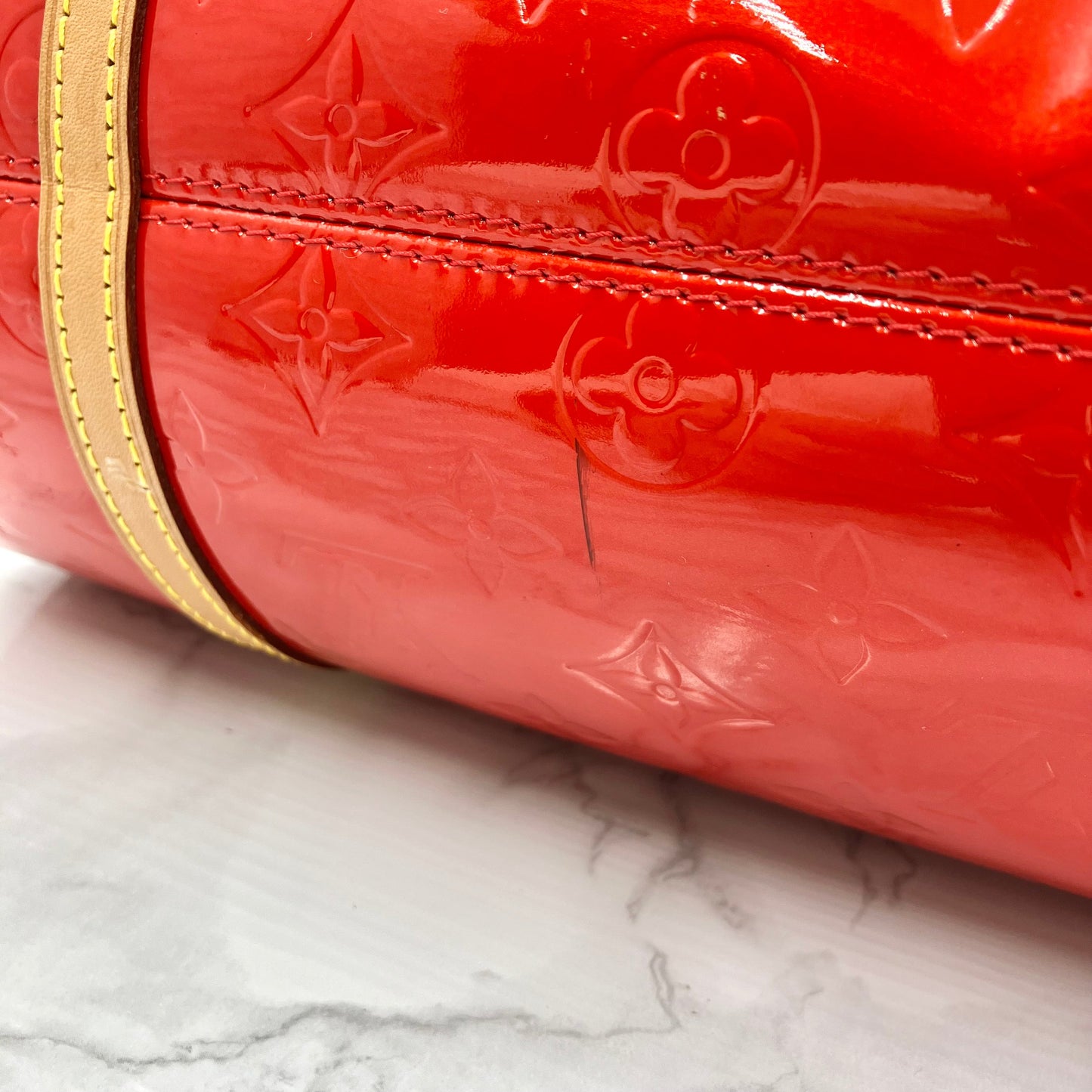 LOUIS VUITTON Vernis Papillon