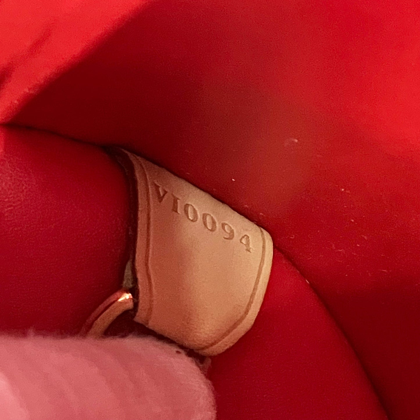 LOUIS VUITTON Vernis Papillon