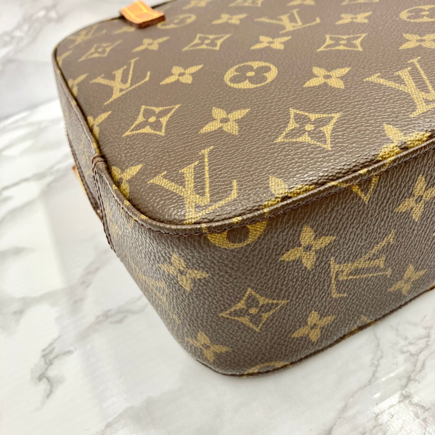 LOUIS VUITTON Monogram spontini