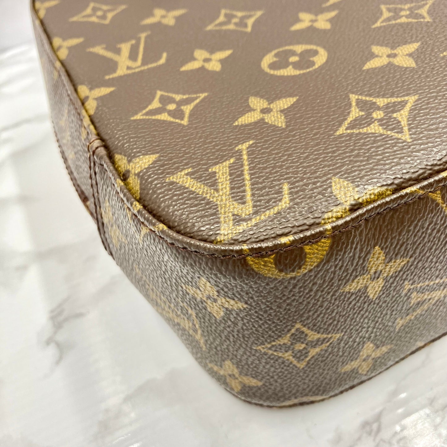 LOUIS VUITTON Monogram spontini
