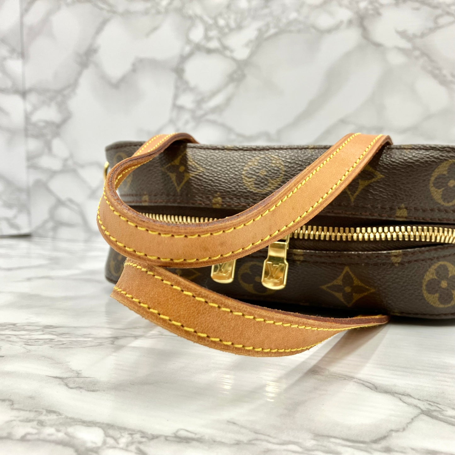LOUIS VUITTON Monogram spontini