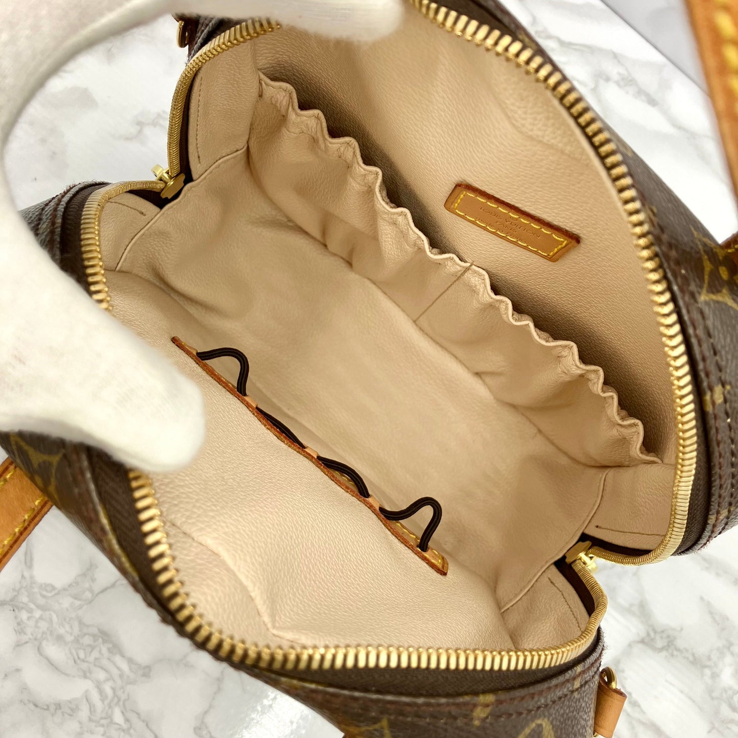 LOUIS VUITTON Monogram spontini