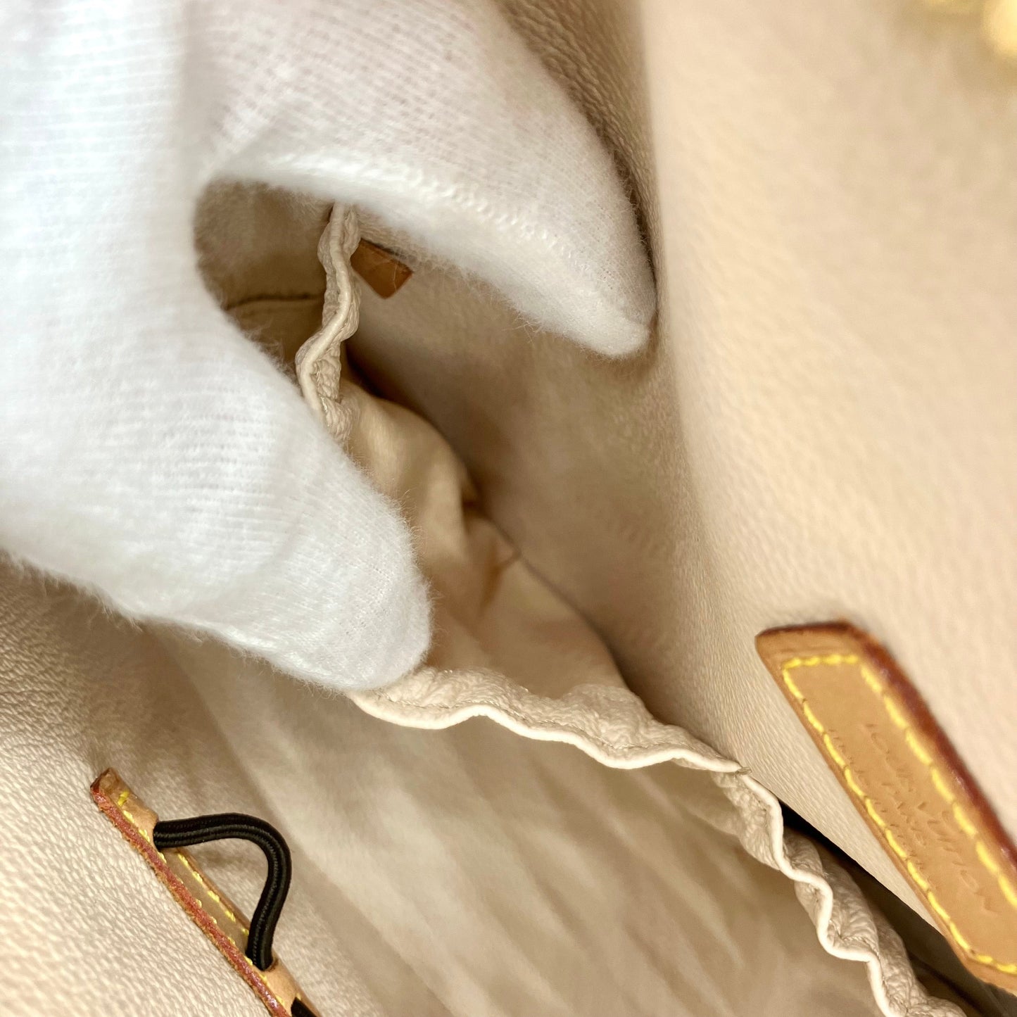 LOUIS VUITTON Monogram spontini