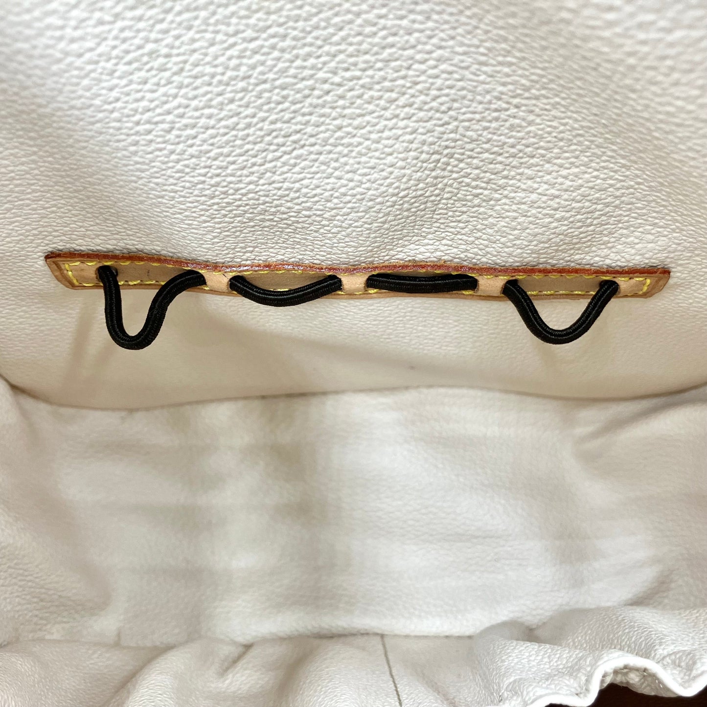 LOUIS VUITTON Monogram spontini