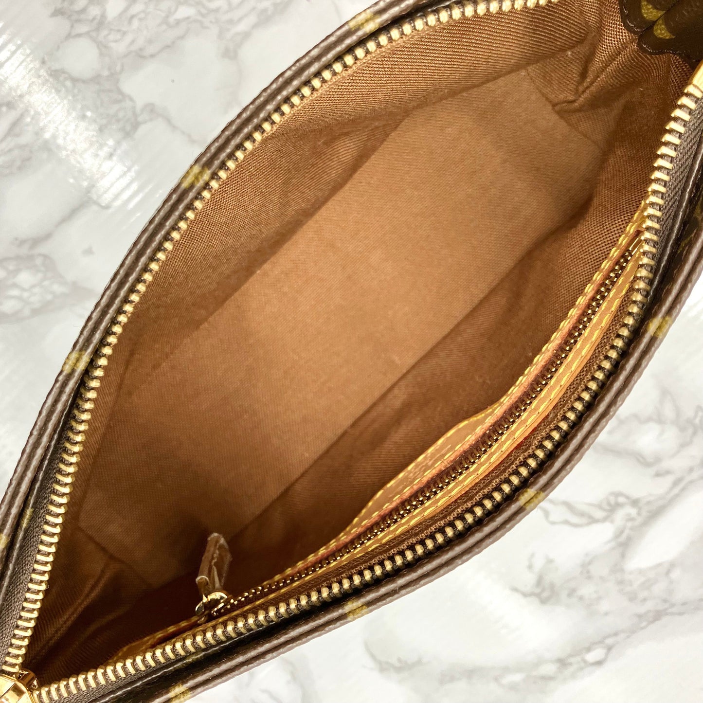 LOUIS VUITTON Monogram Trotter