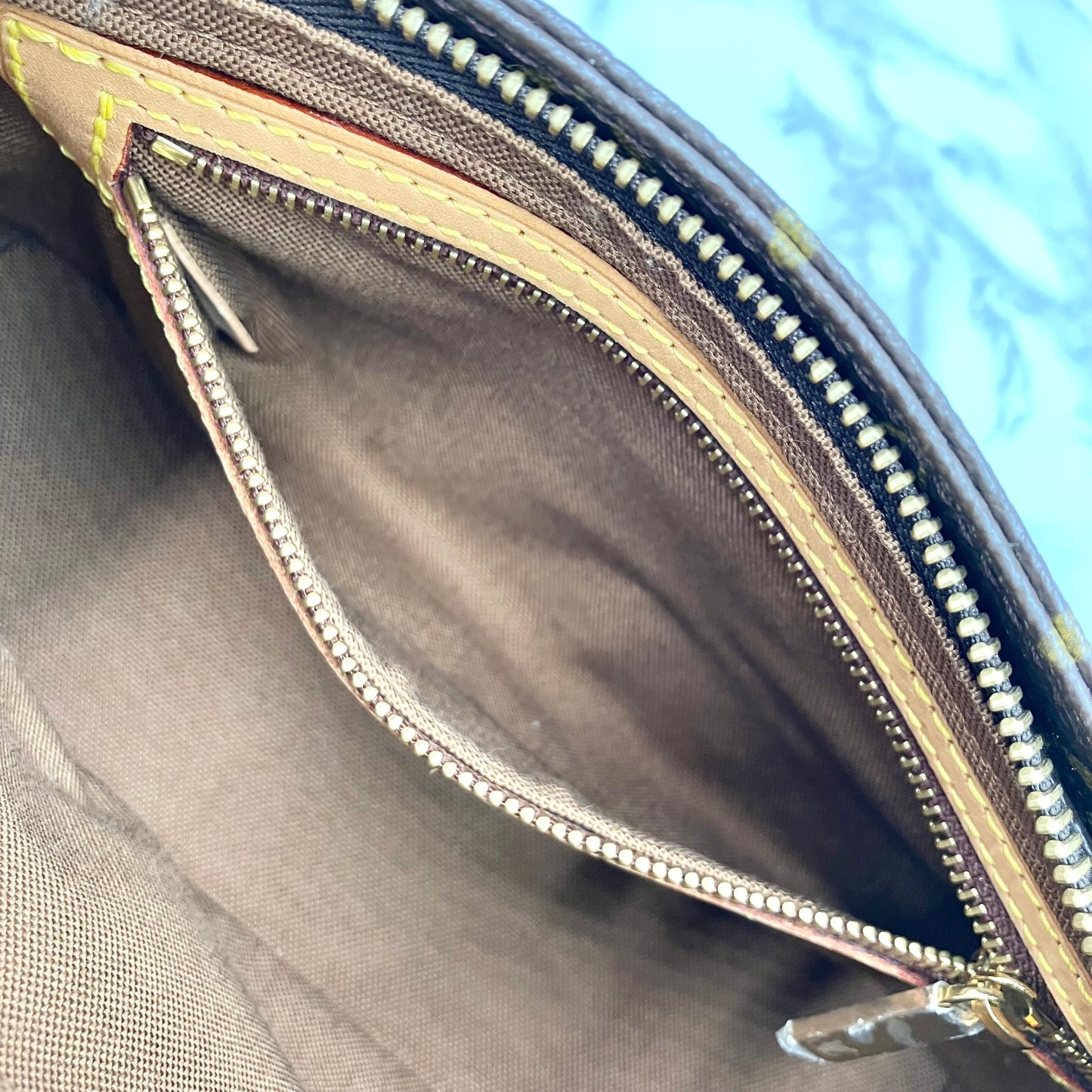 LOUIS VUITTON Monogram Trotter