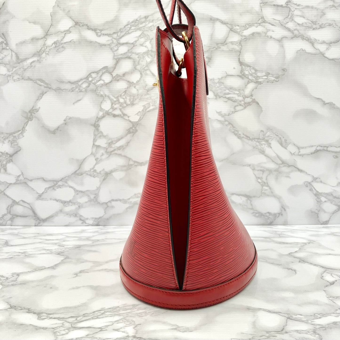 LOUIS VUITTON Epi Cluny