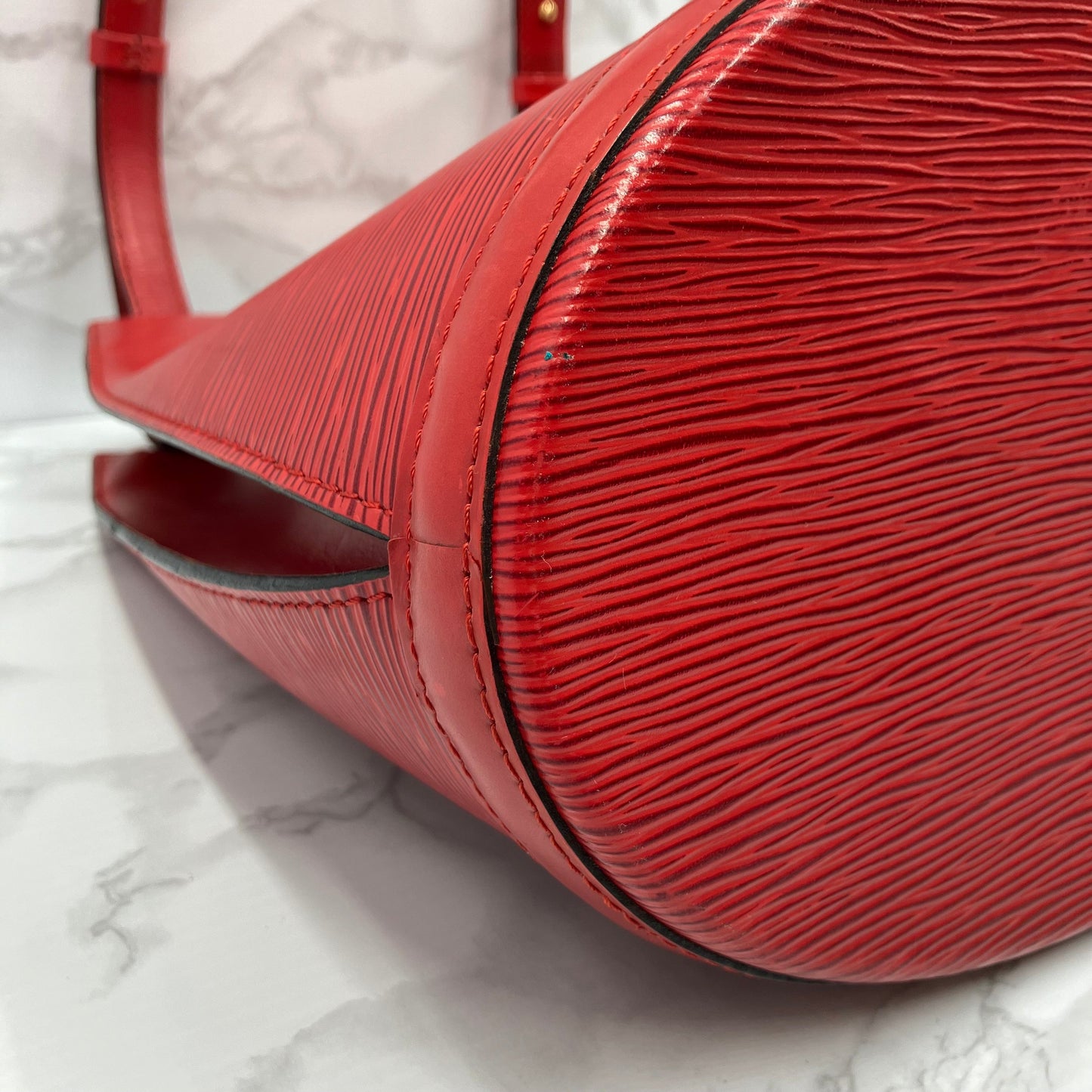 LOUIS VUITTON Epi Cluny