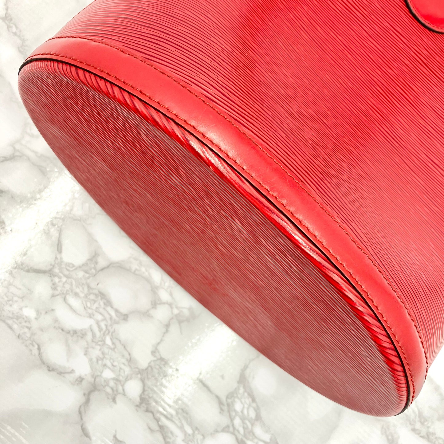 LOUIS VUITTON Epi Cluny