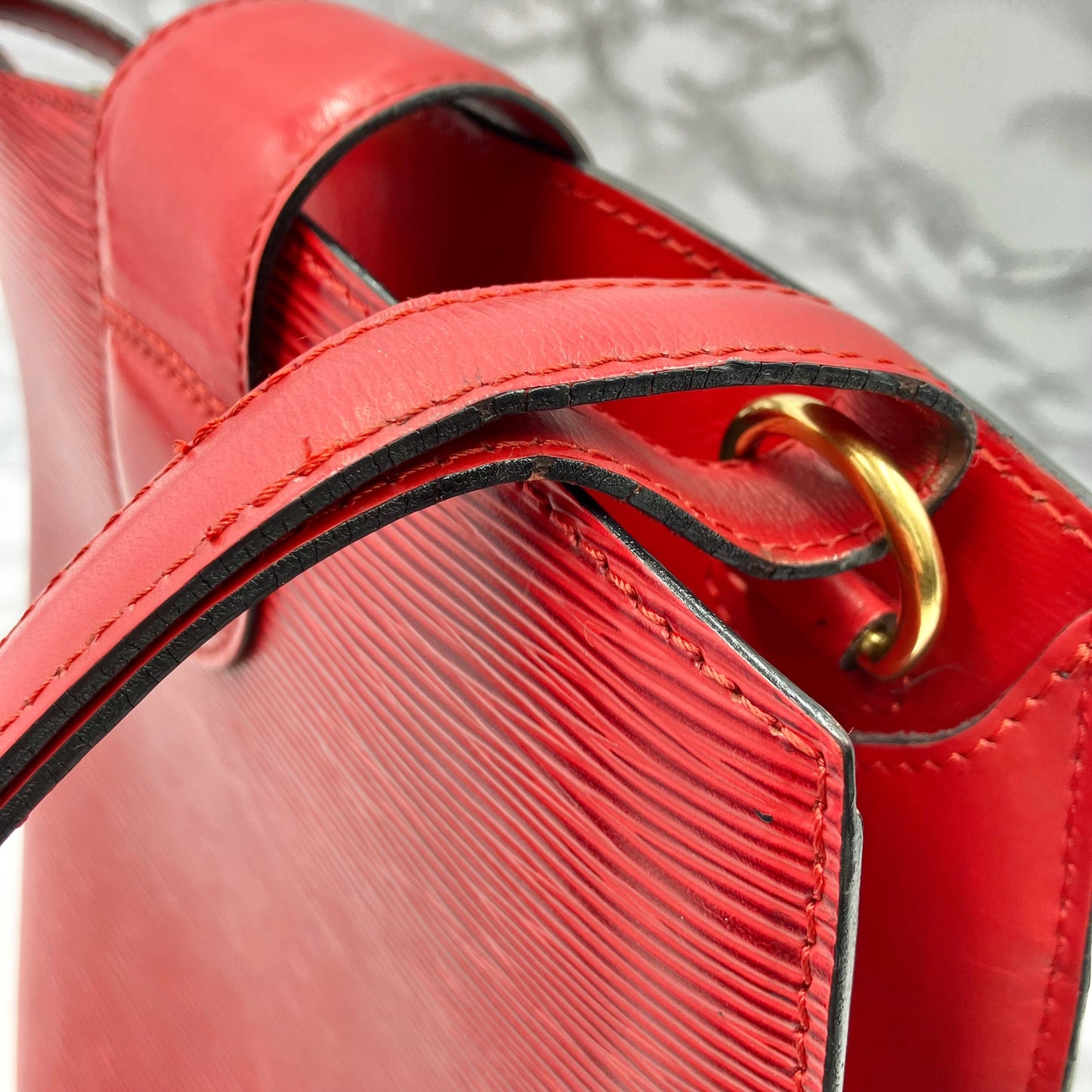 LOUIS VUITTON Epi Cluny