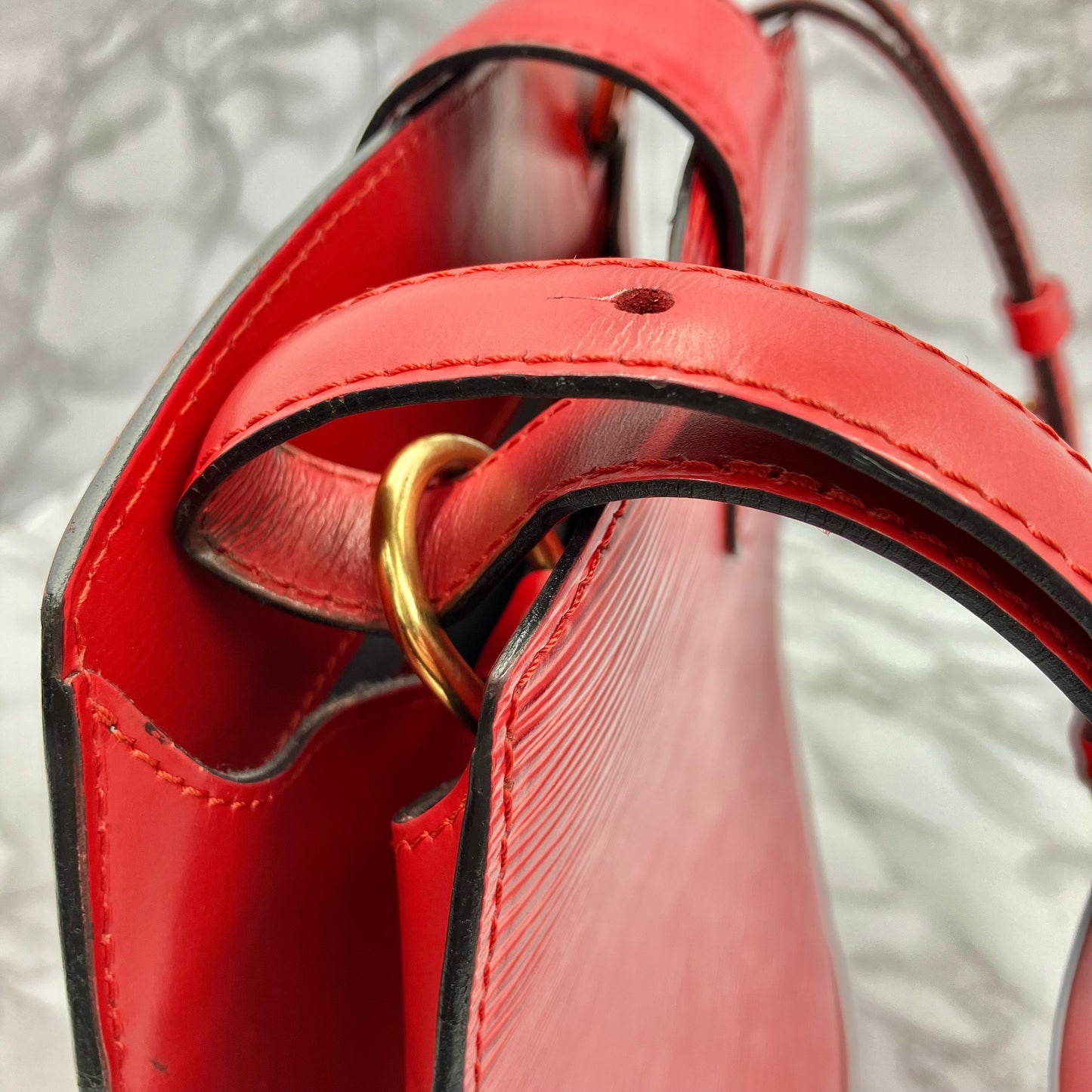 LOUIS VUITTON Epi Cluny