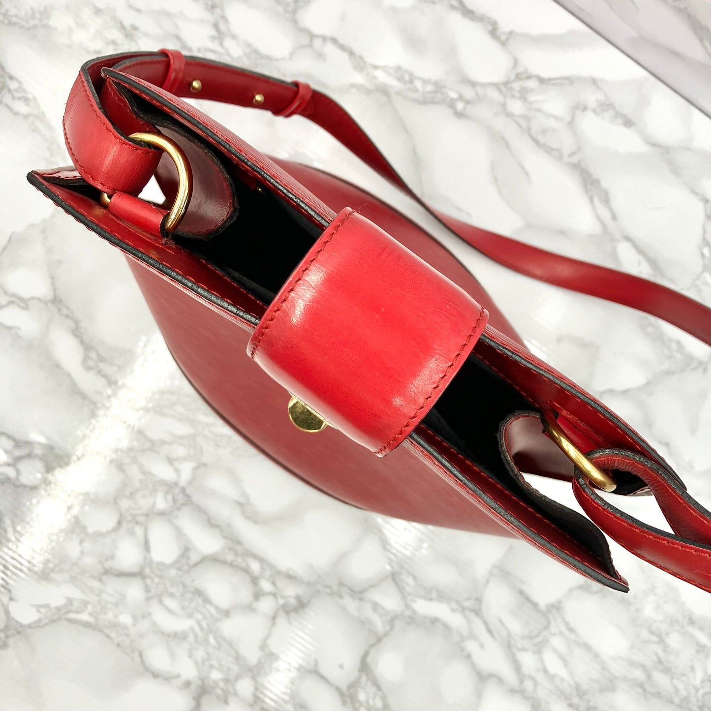 LOUIS VUITTON Epi Cluny