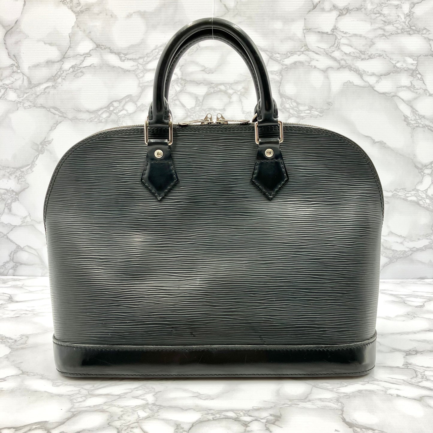 LOUIS VUITTON EPi Alma PM