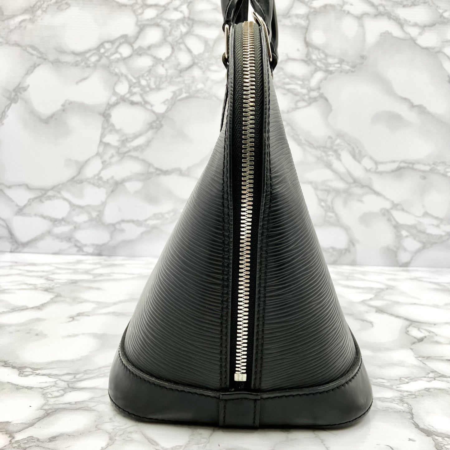 LOUIS VUITTON EPi Alma PM