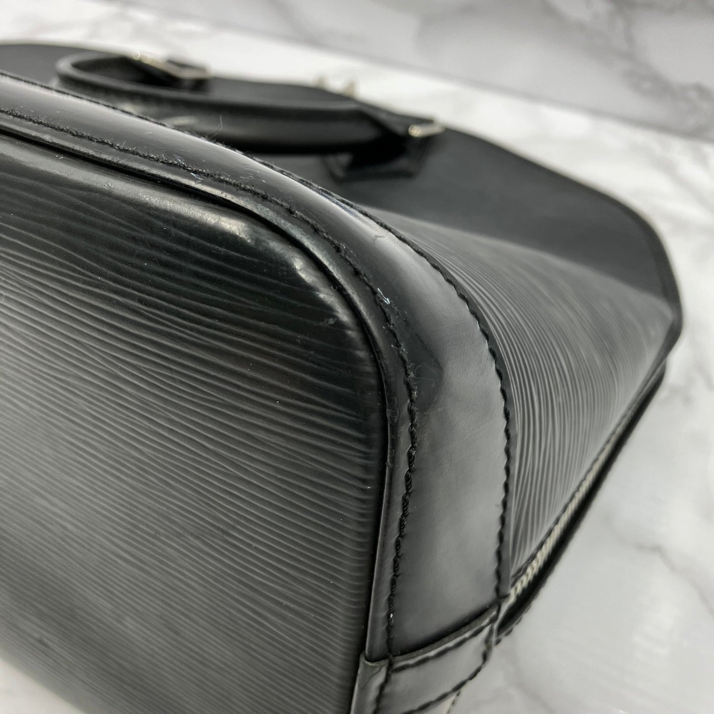 LOUIS VUITTON EPi Alma PM