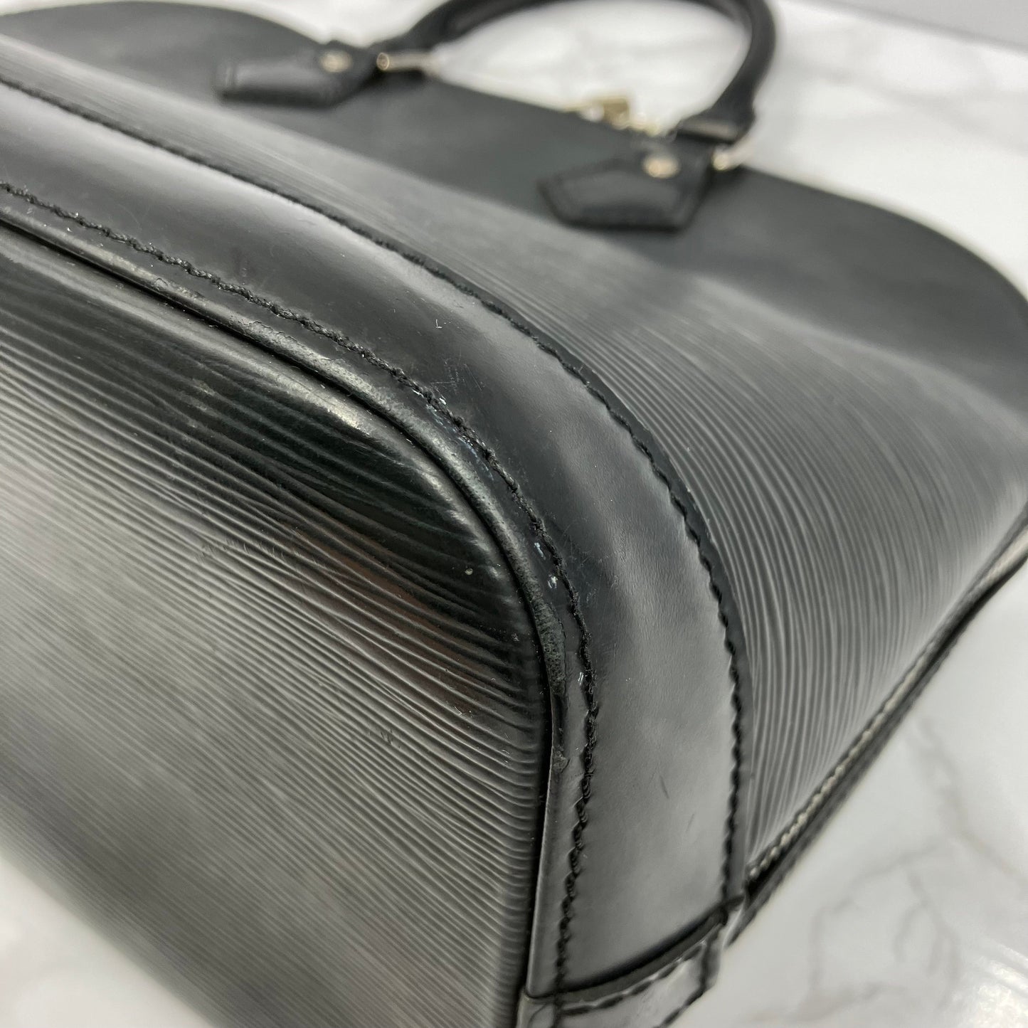 LOUIS VUITTON EPi Alma PM