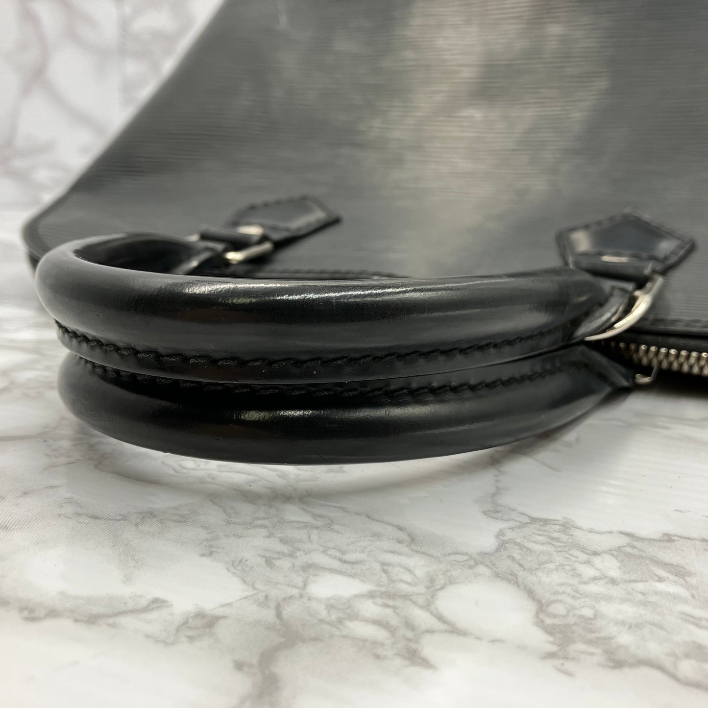LOUIS VUITTON EPi Alma PM