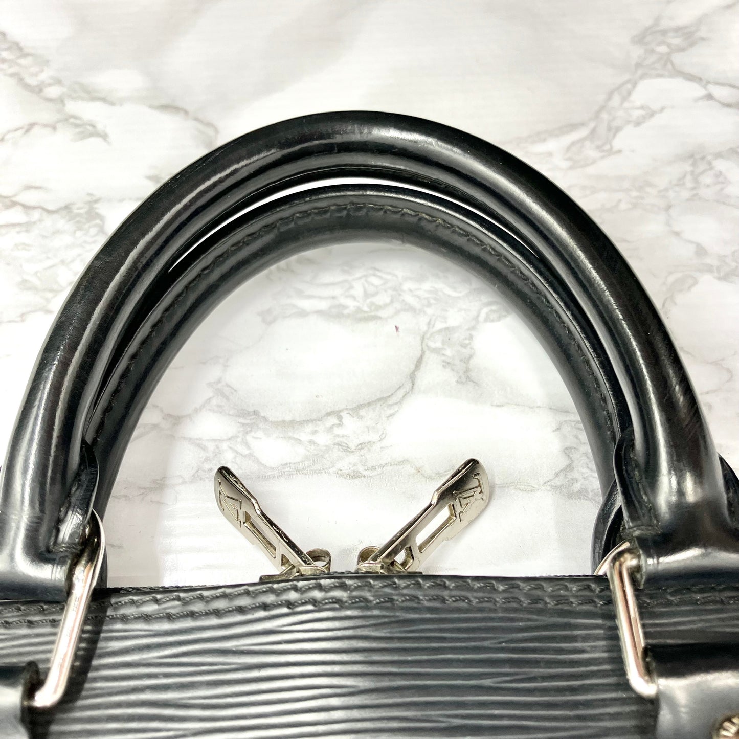 LOUIS VUITTON EPi Alma PM