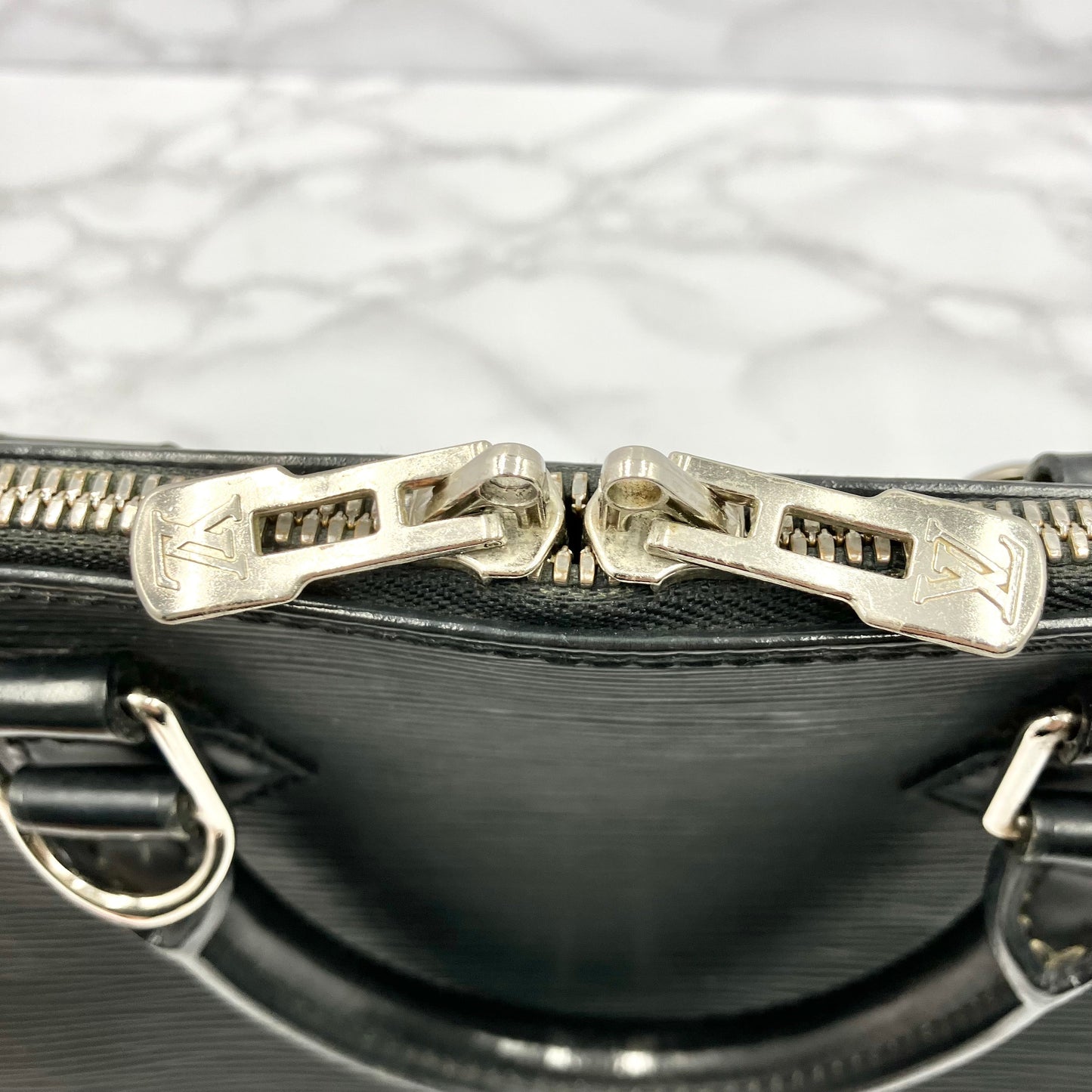LOUIS VUITTON EPi Alma PM