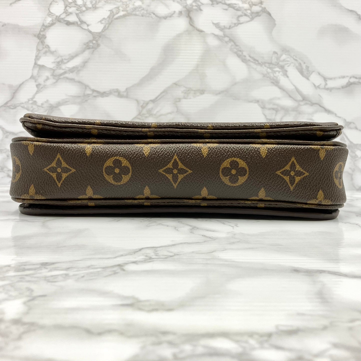 LOUIS VUITTON Monogram Metis
