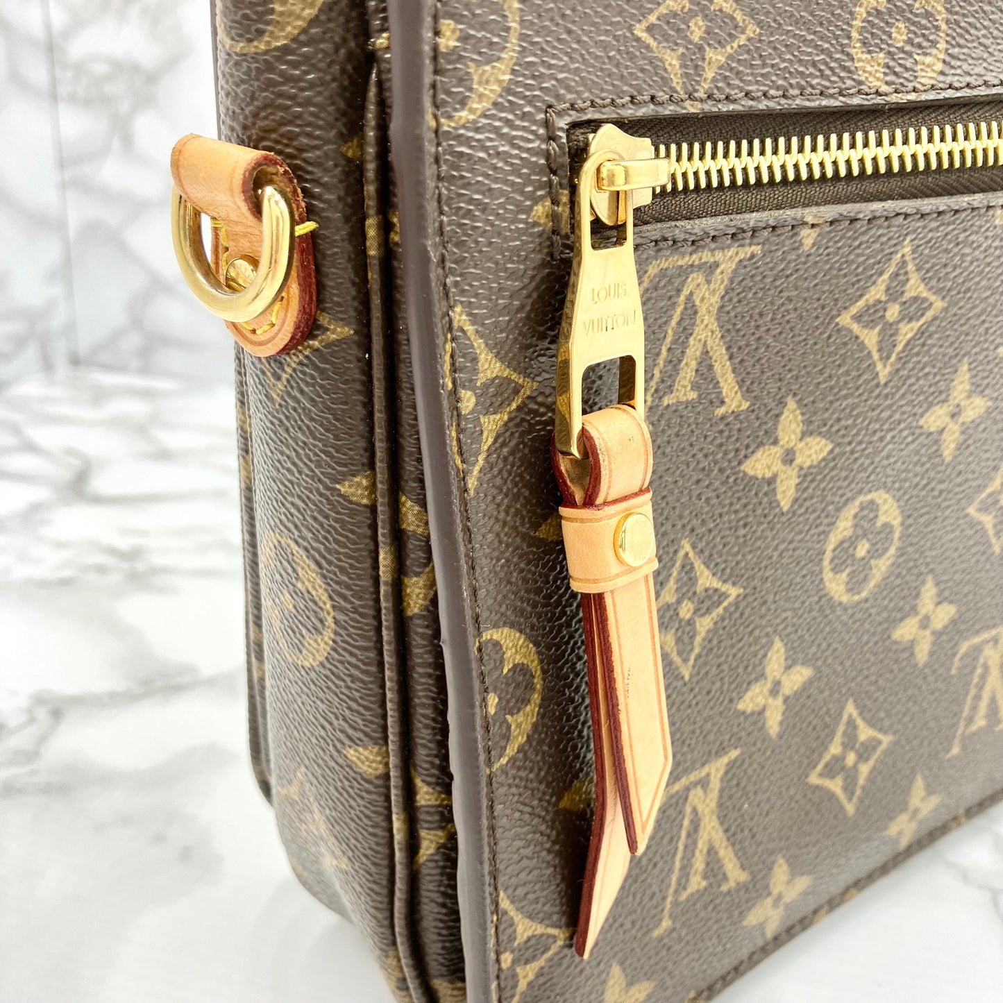 LOUIS VUITTON Monogram Metis
